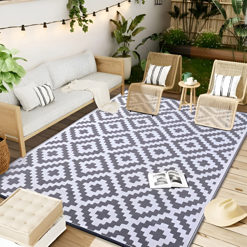 Wendbare Outdoor-Matte – Rutschfest & UV-beständig | Polypropylen mit geometrischem Design - Grau-Weiß / 183 x 274cm