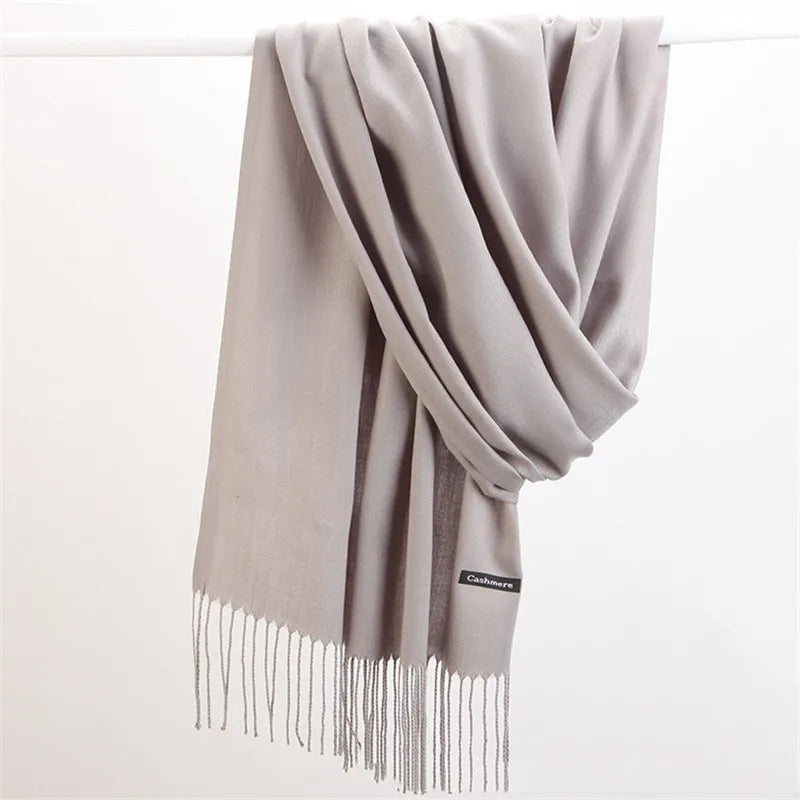 Winterschal im Cashmere-Look mit Fransen – Warmer Pashmina-Schal für Damen und Herren - Taupe-Grau - Schals und Tücher