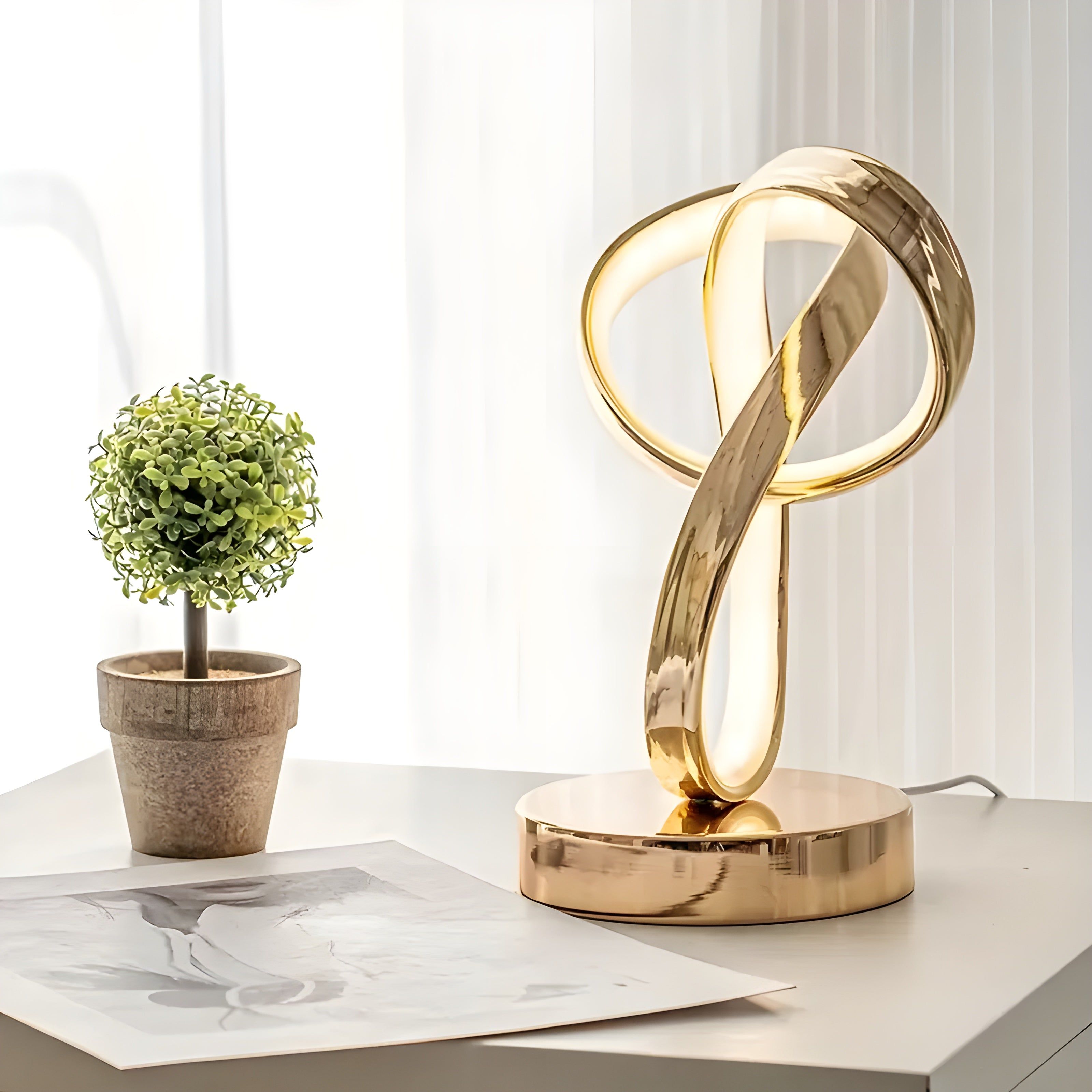 MöbiusGlow Lamp - Luxus Goldene Möbius-Ring Schreibtisch-Leselampe