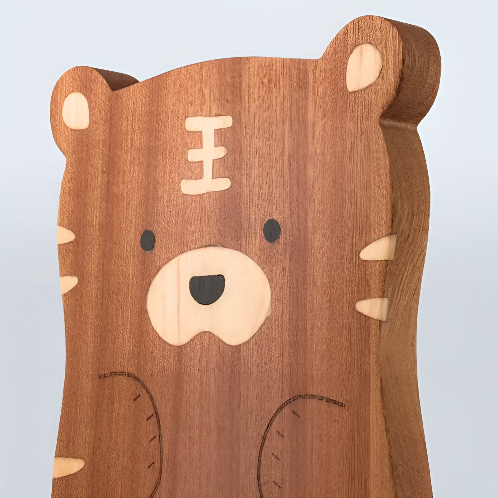 Schneidebrett aus Massivholz – Verspielt in Eichhörnchenform | Lebensmittelecht & Langlebiges Design für Küche & Frühstück