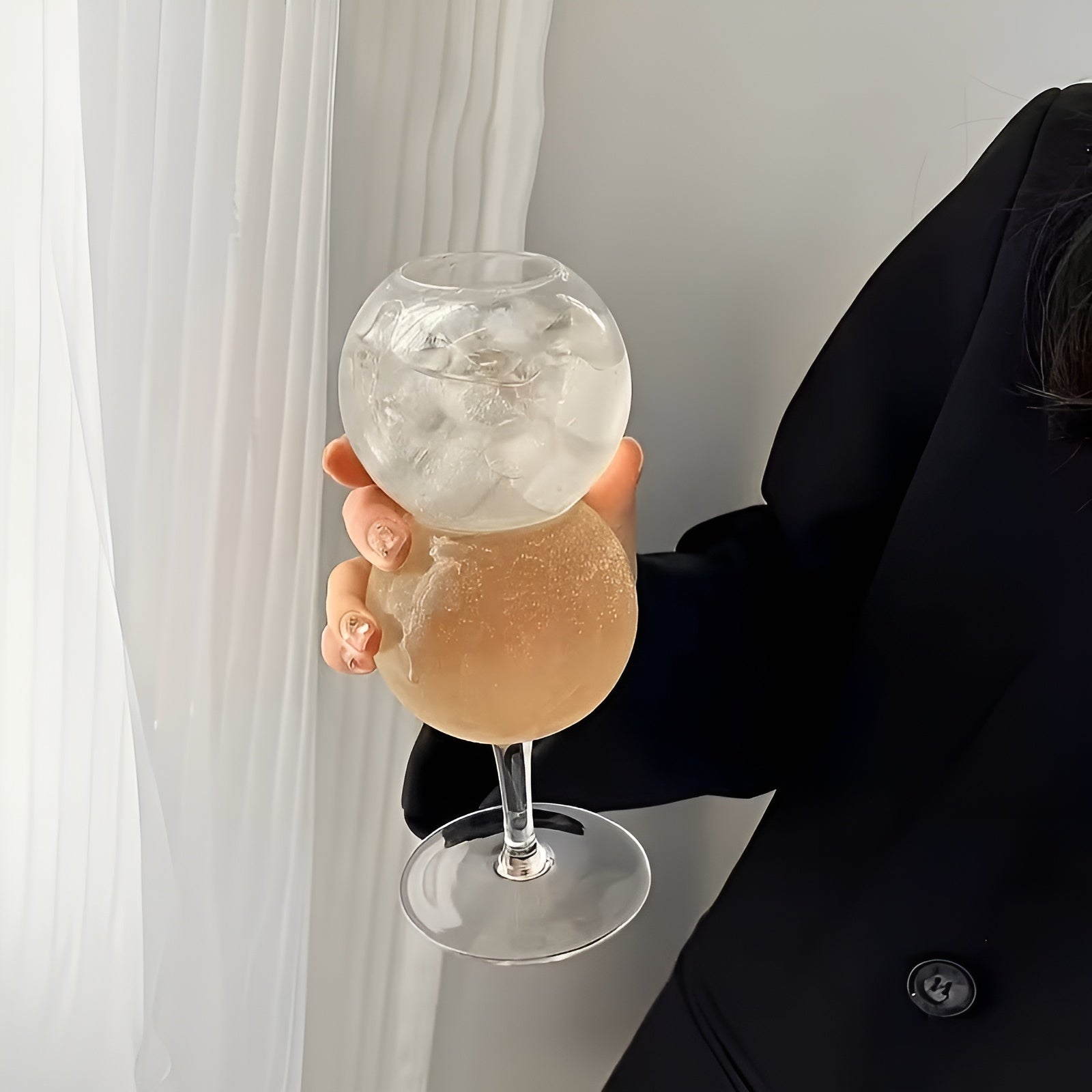 2er Set Glasbecher in Kugelform – Elegant und Dekorativ | Wiederverwendbar mit Glasstrohhalmen Perfekt für Saft Drinks