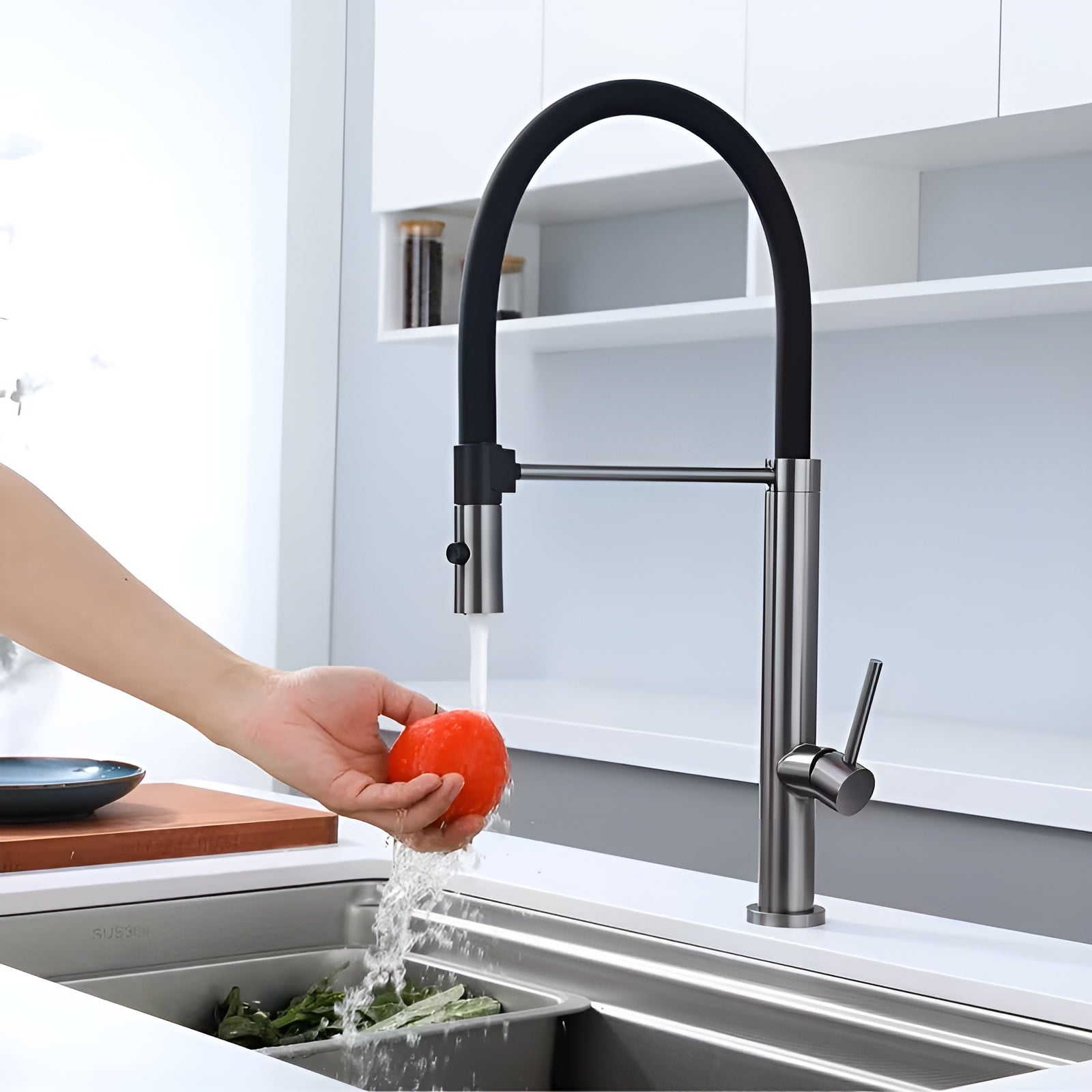 Magnetischer Wasserhahn aus Edelstahl – 360° drehbar mit 2 Strahlarten | Hochwertig und modern für Küche & Bad