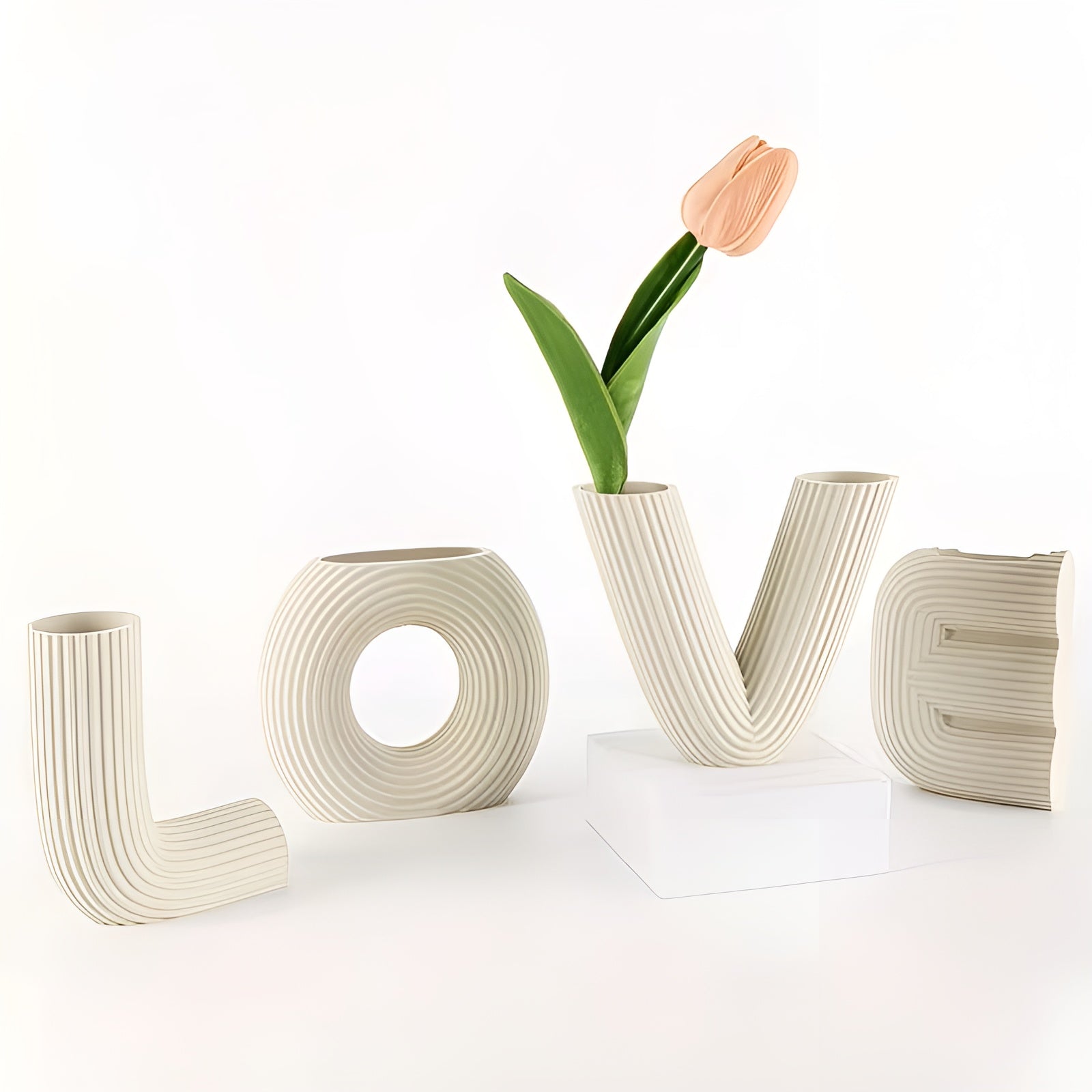 4er Set Deko-Figuren Liebe – Dekoratives Kunststoff-Design | Perfekt für Wohnraum Regal & Geschenk - Dekofigur