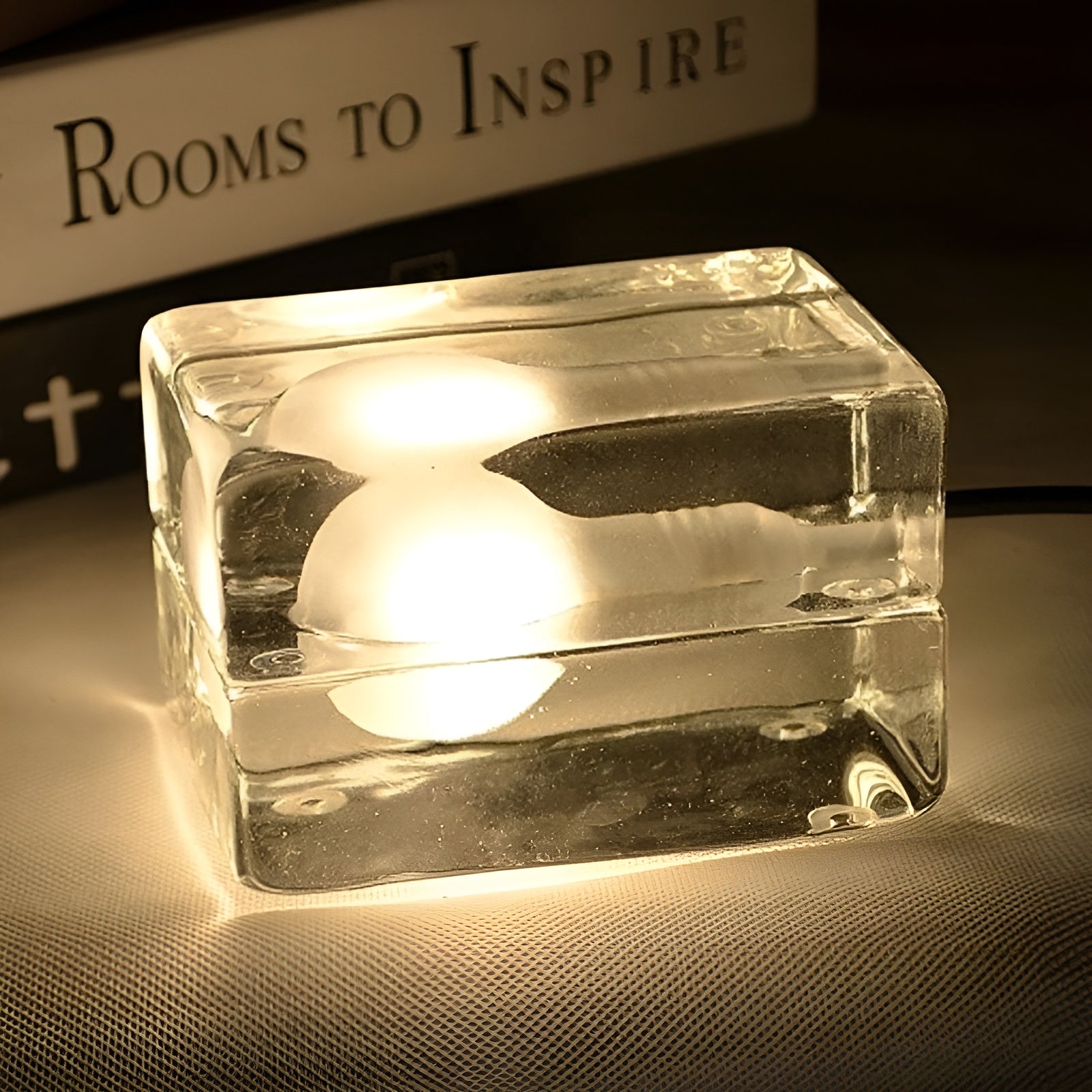 IceLuxe Light – Minimalistische Eiswürfel-LED-Glaslampe
