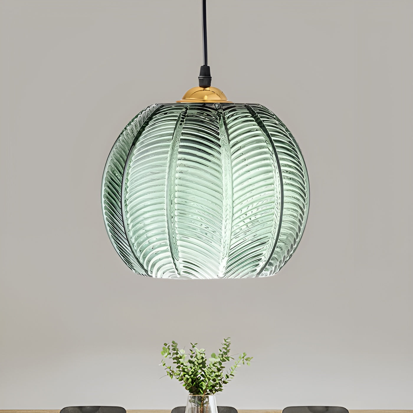 Rippenglas Pendelleuchte in Grün – Retro-Design & Stimmungsvolles Licht | Stilvolle Innenbeleuchtung