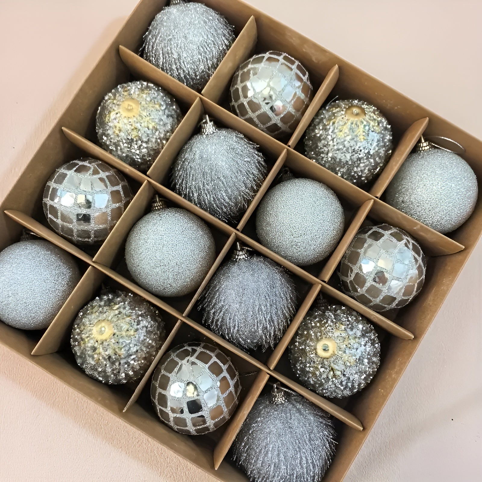 Weihnachtskugeln Set (16 Stück, Ø 6 cm) – Bunte Christbaumkugeln | Perfekte Deko für Baum, Wohnzimmer & Garten