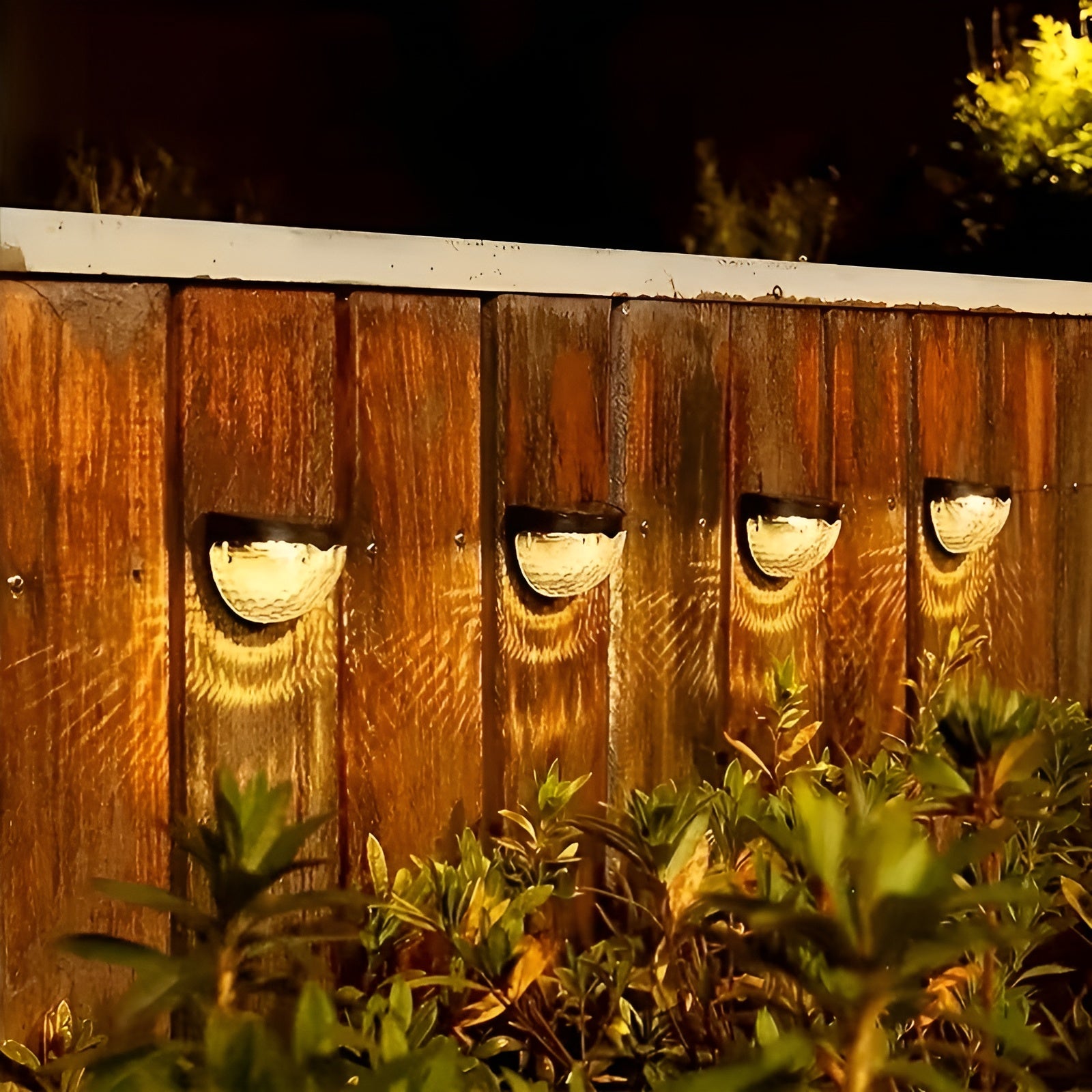 Solar Zaunleuchte mit 6 LEDs – Dekorative Außenbeleuchtung mit Lichtspiel | Wetterfest für Garten Treppe und Terrasse