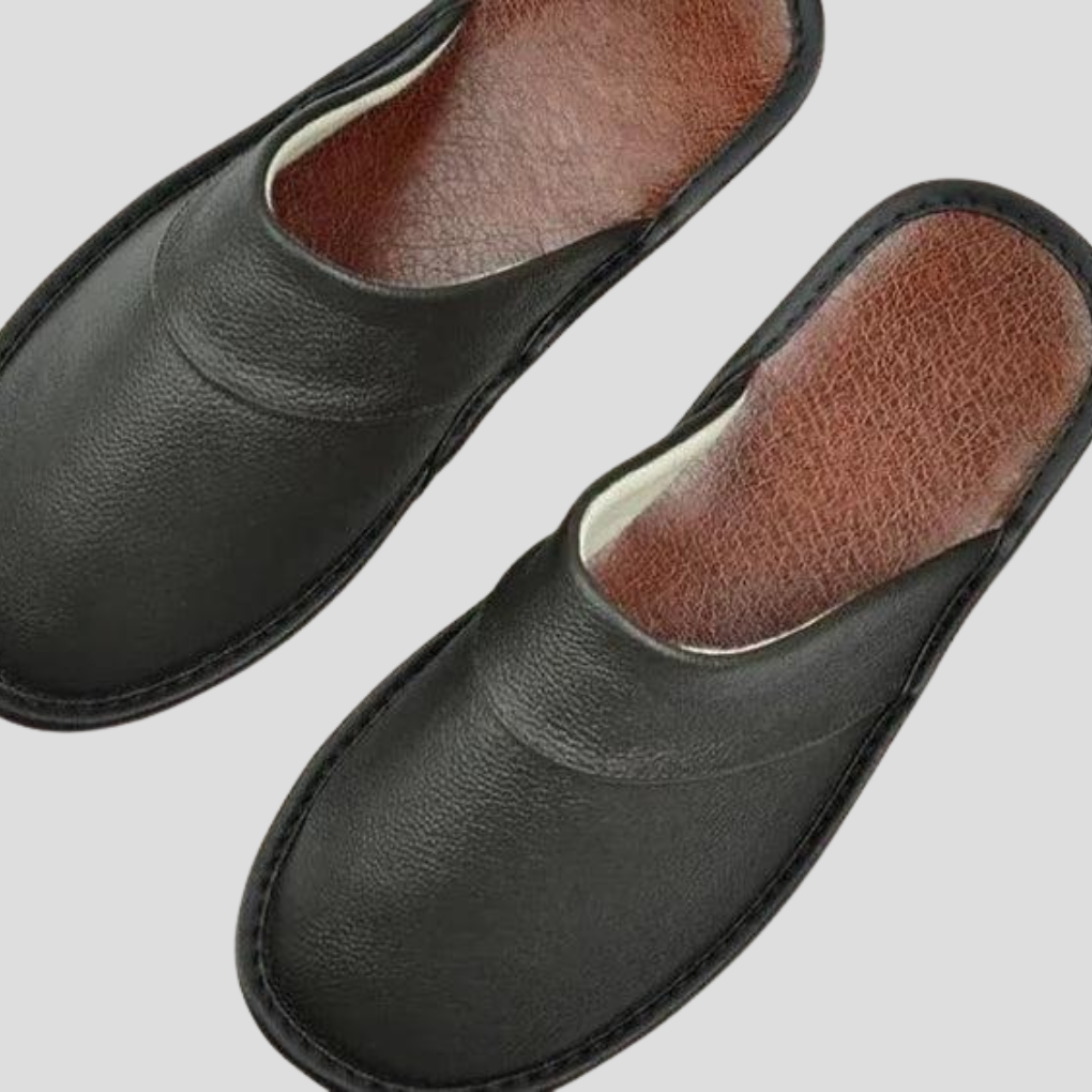 Herren Slip-on Hausschuhe in Weinrot, Frontansicht