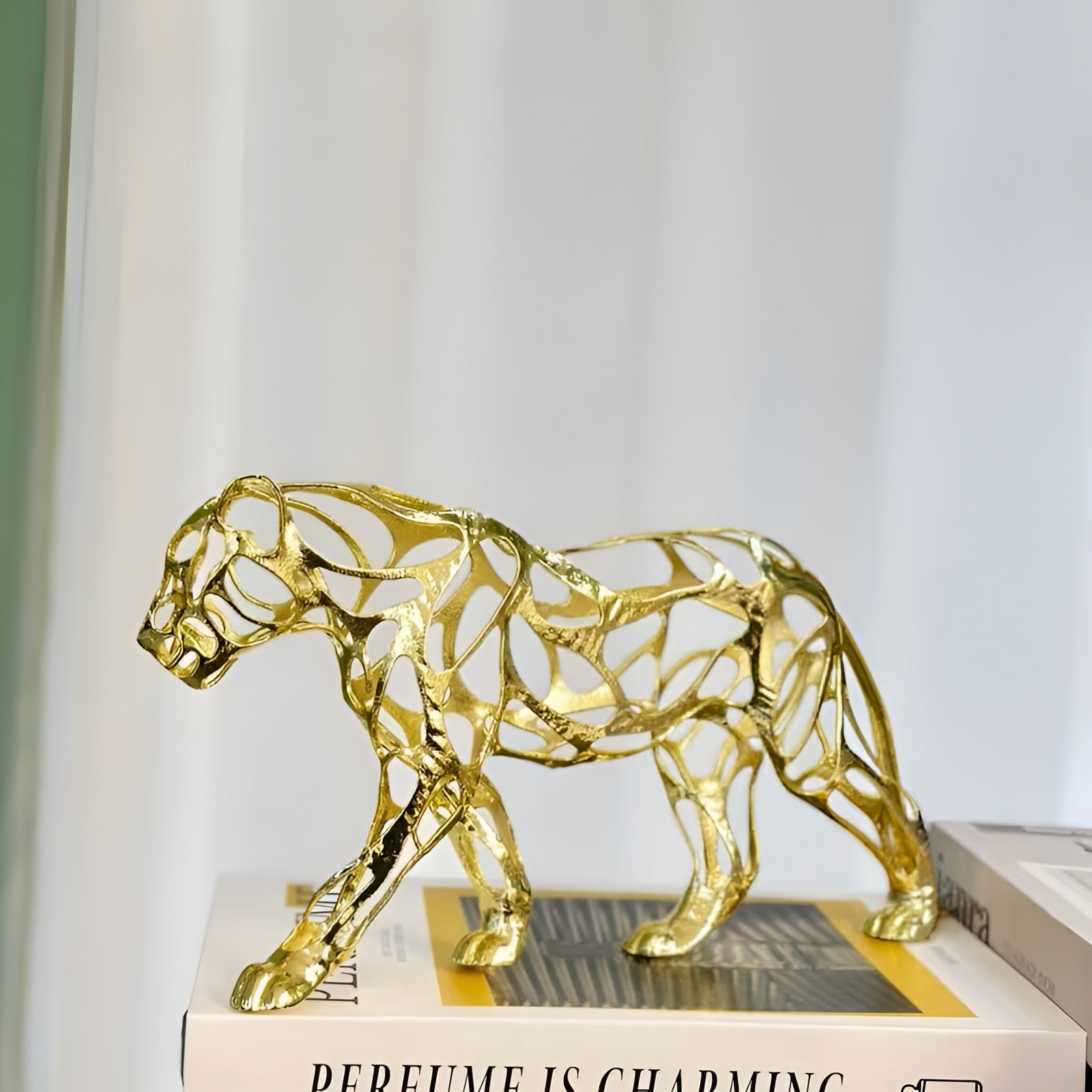 Goldene Leopard Skulptur aus Metall – Elegante & Dekorative Wohnraum-Deko | Luxuriöser Blickfang für Wohnzimmer