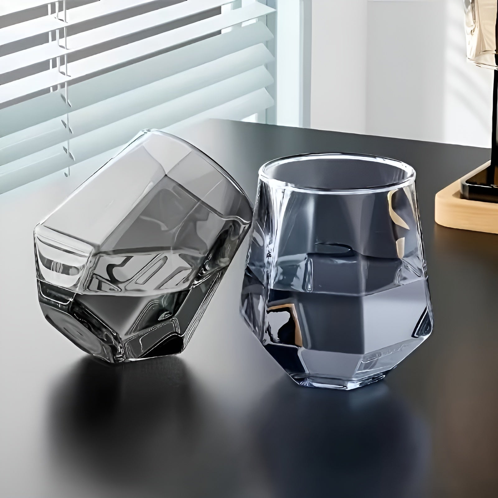 Glasbecher Im Transparenten Design 4er-set – Stilvolles Und Dekoratives Design | 300 Ml Glasbecher Für Wasser Saft