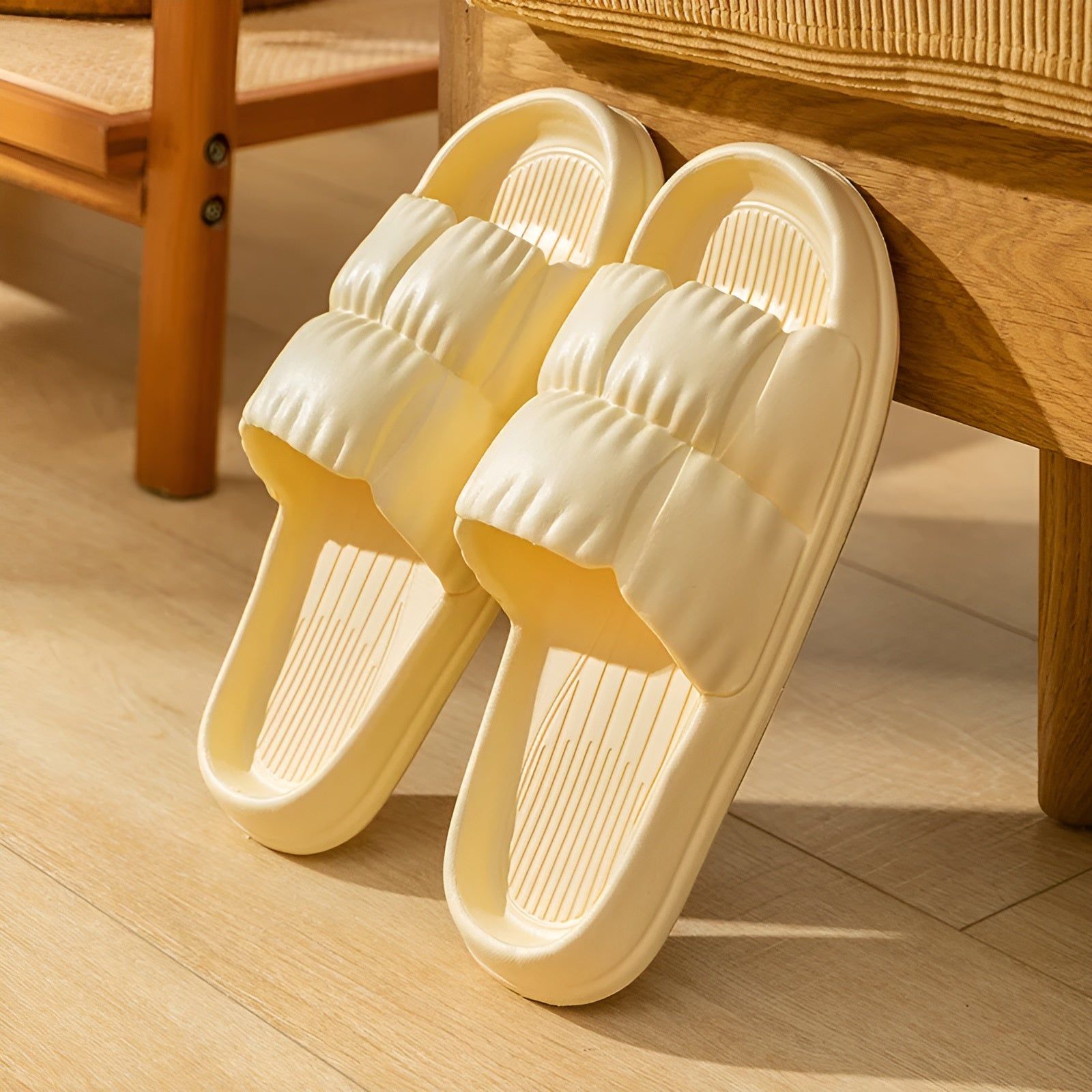 ErgoGrip Slipper - Ultra Weiche Ergonomische EVA Hausschuhe für den Sommertrend 2024 - Elegare