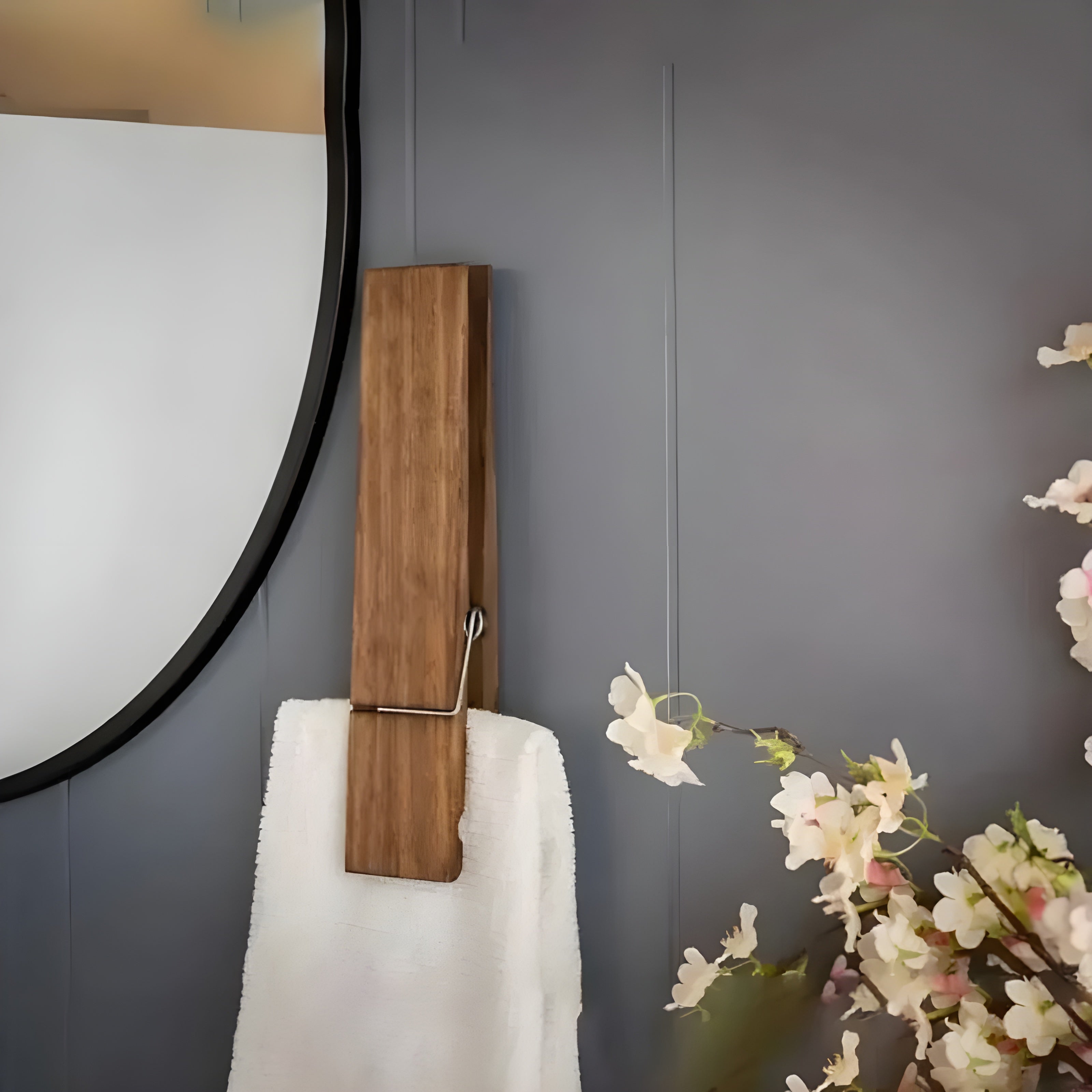 PineGrip Handtuchhalter - Eleganter Badezimmer Handtuchklammer aus Holz