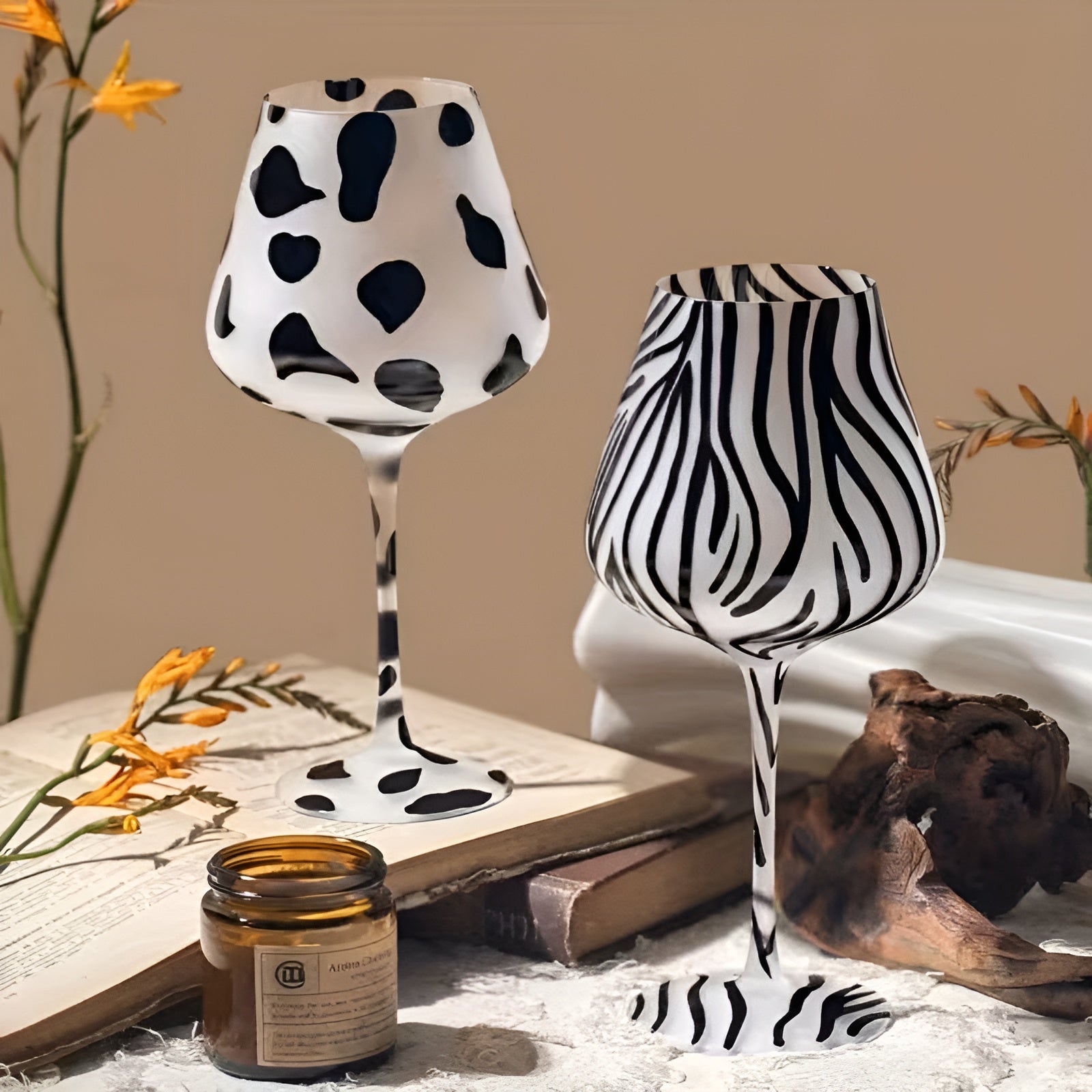 Kunstvoll handgefertigte Weingläser mit Tiermotiven – Tierdesigns mit Kühen Zebras und Leoparden | Rot- und Weißwein