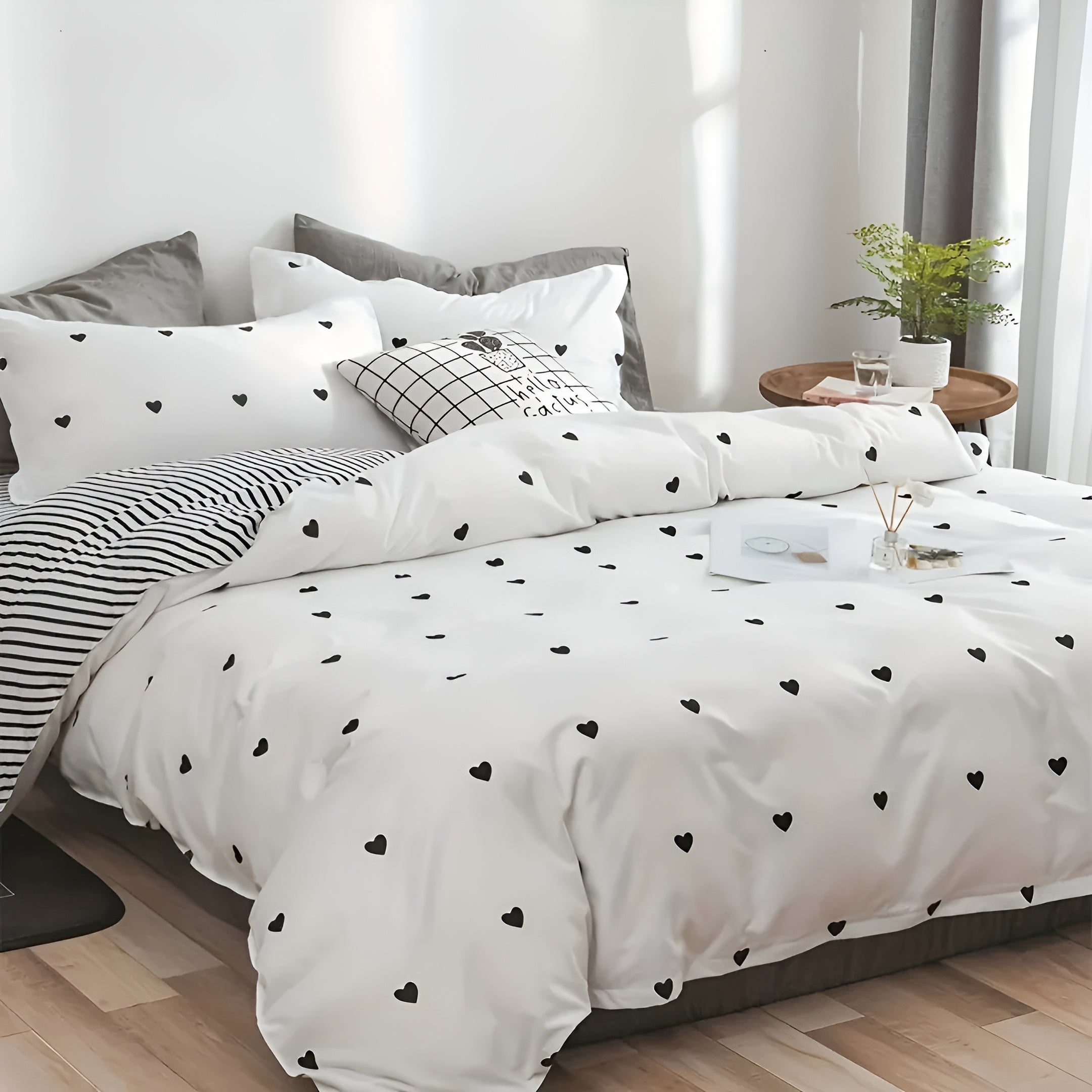 CozyHearts Bettbezug - Gemütliches Bettwäsche-Set mit schwarzem Liebesprint