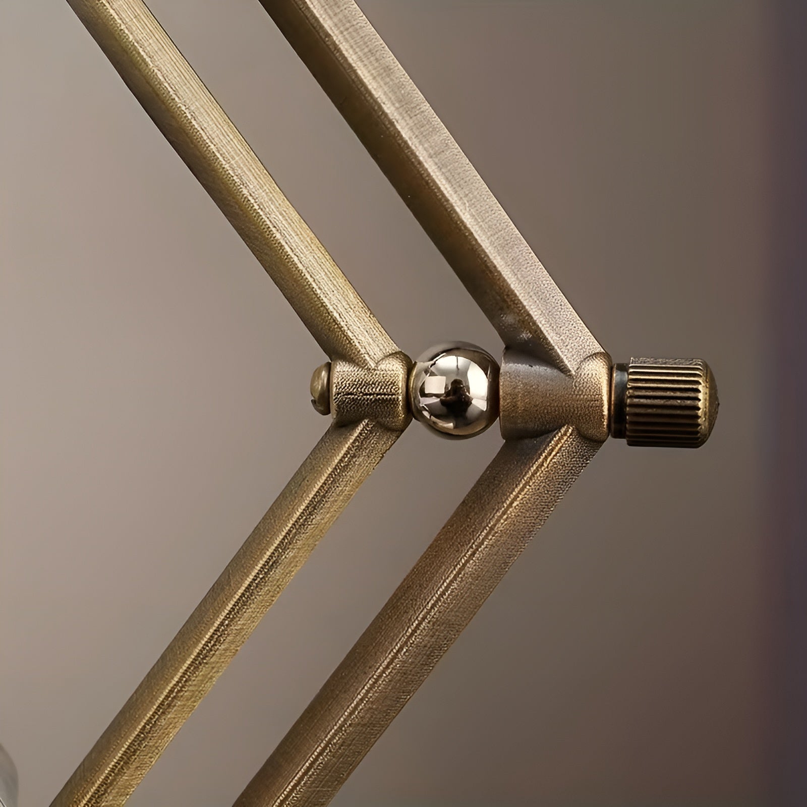 Sanduhr mit geometrischem Metallrahmen – Dekorativ und Entspannend | Mit weißem Sand als Meditationstimer - Wohnzubehör