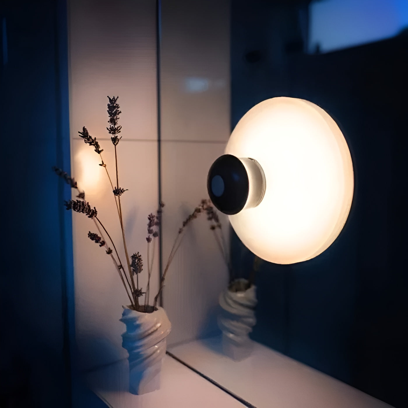 Led-leuchte Mit Saugnapf – Wiederaufladbar Und Flexibel | Ideal Für Zu Hause Und Unterwegs