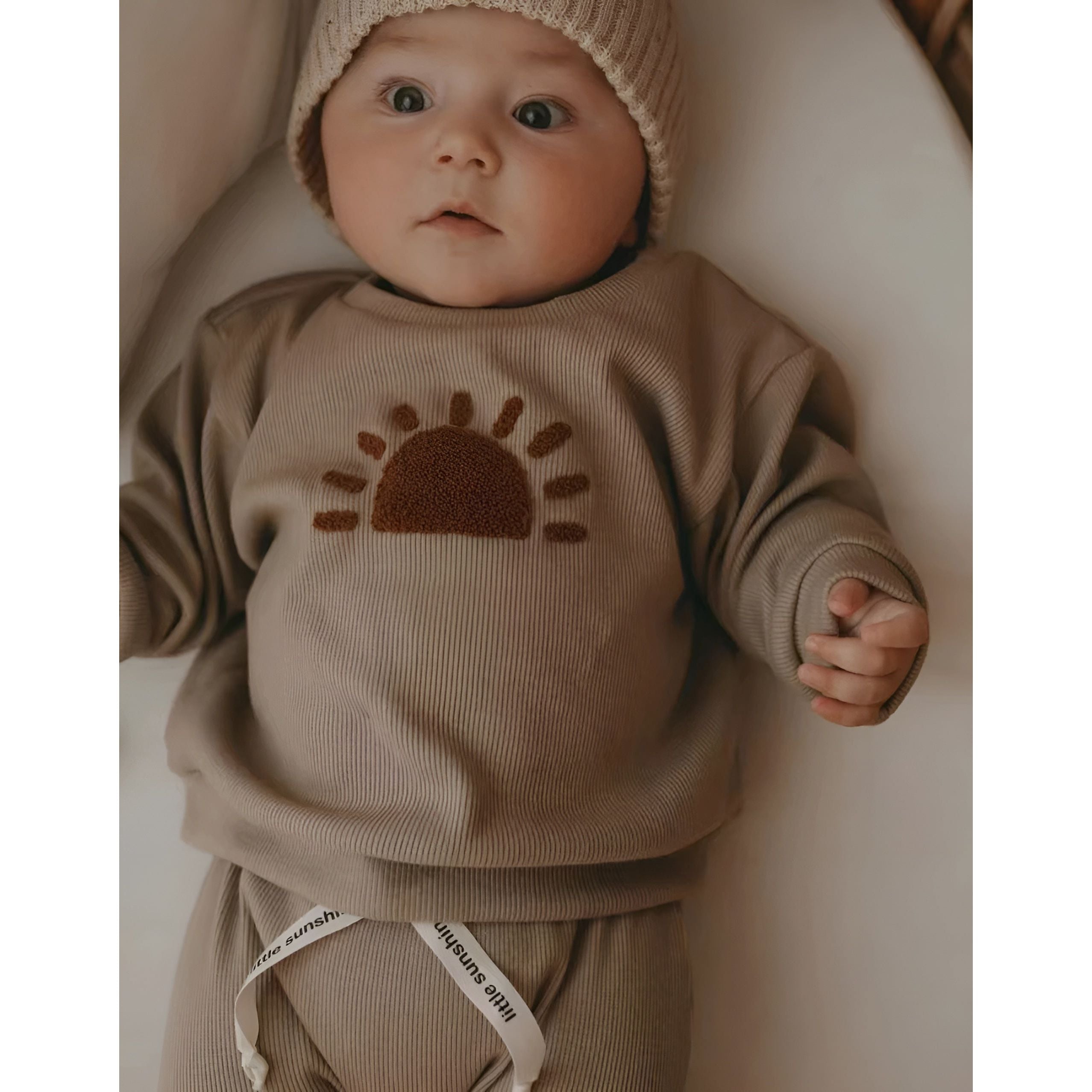 Sunlit Snuggles - Regenbogen und Sonne Bestickt Baby Matching Set (Sweatshirts + Hosen) - Elegare