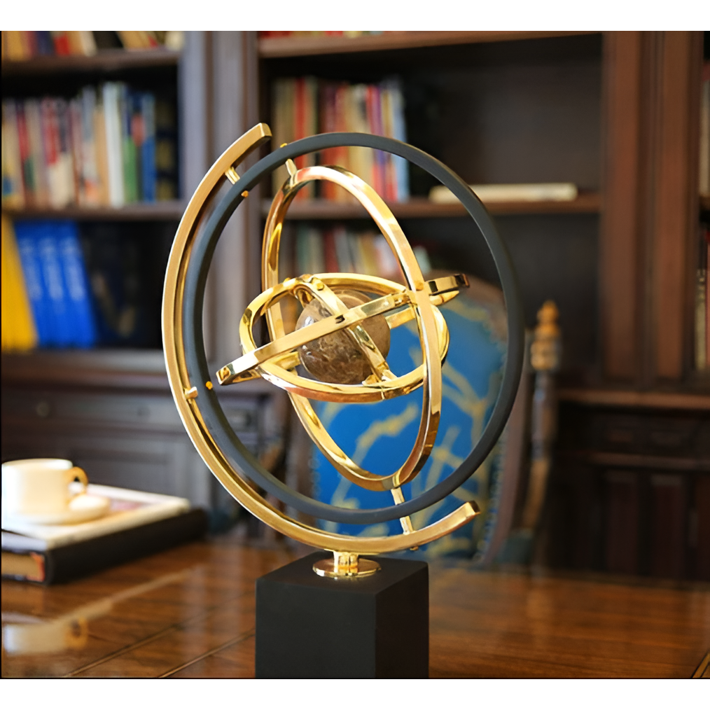 Luxe Globe - Handgefertigte Metallskulptur mit Marmorsockel für Moderne Wohnkultur - Elegare