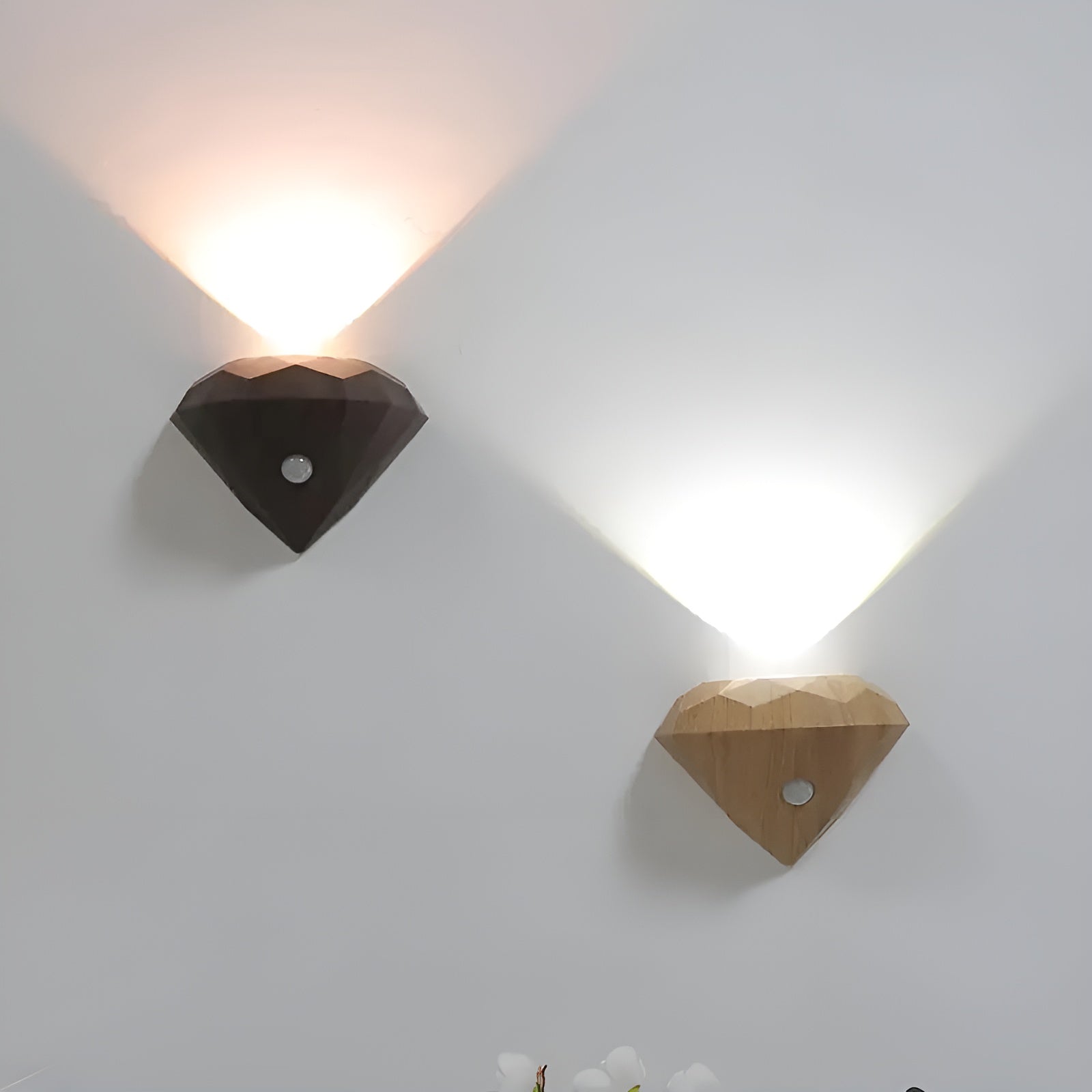 LED Nachtlicht mit Bewegungsmelder – Wiederaufladbar & Selbstklebend | Sanftes Licht für Augenfreundliche Beleuchtung