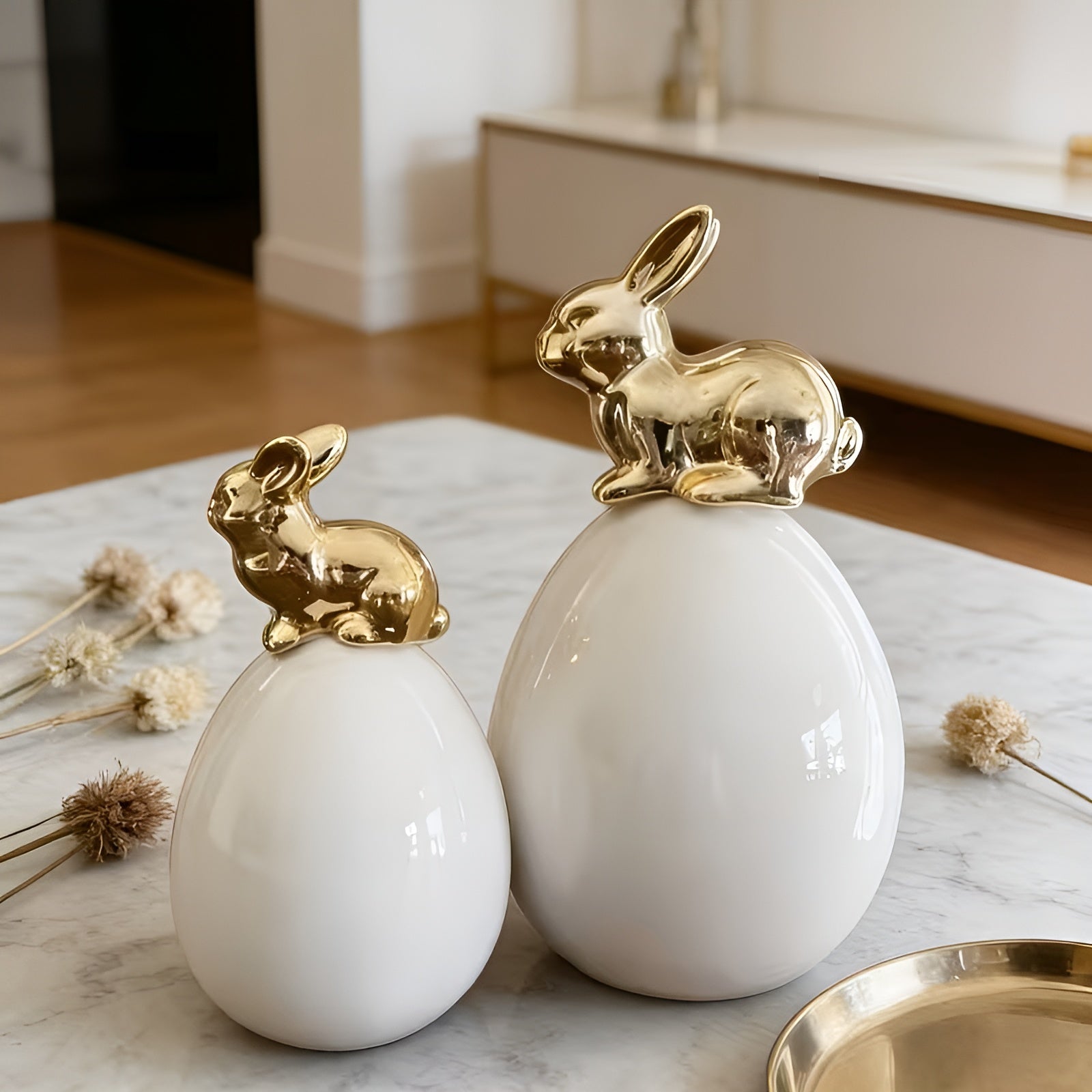 Keramik Deko Hase in Ei-Form – Moderne Osterdeko in Weiß & Gold | Elegante Tischdekoration für Wohnzimmer