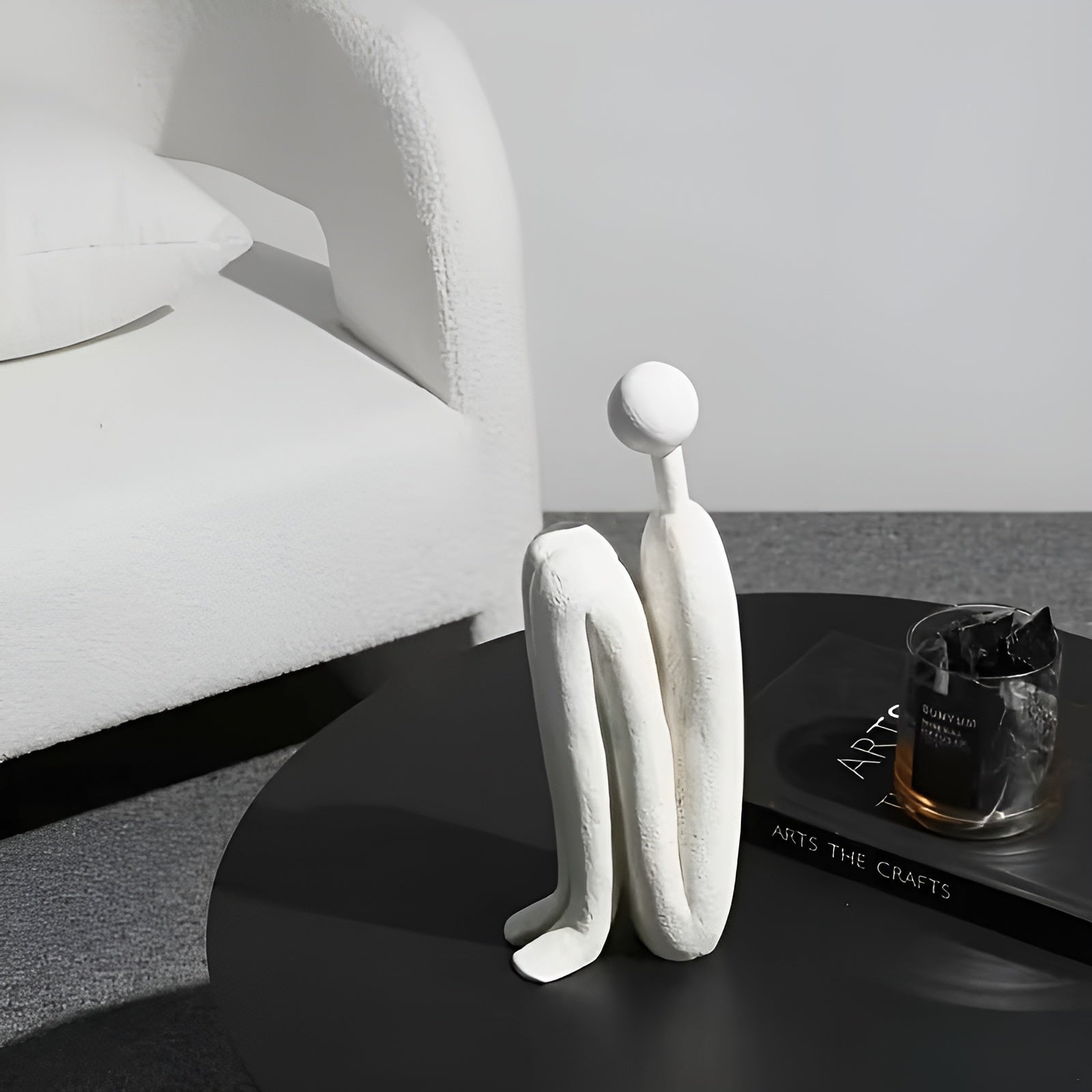 2-teiliges Skulpturen-Set aus Kunstharz – Moderne Menschenfiguren | Dekorativ für Regal & Wohnzimmer - Skulptur