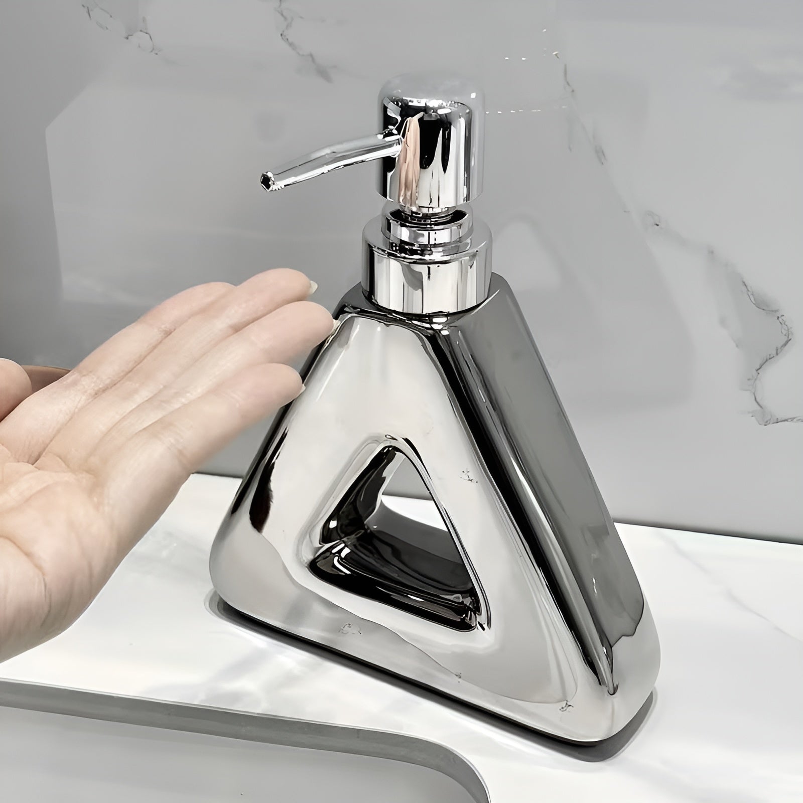Keramik Seifenspender – Stilvoll und Hochwertig | Nachfüllbar für Handseife und Duschgel im Badezimmer - Seifenspender