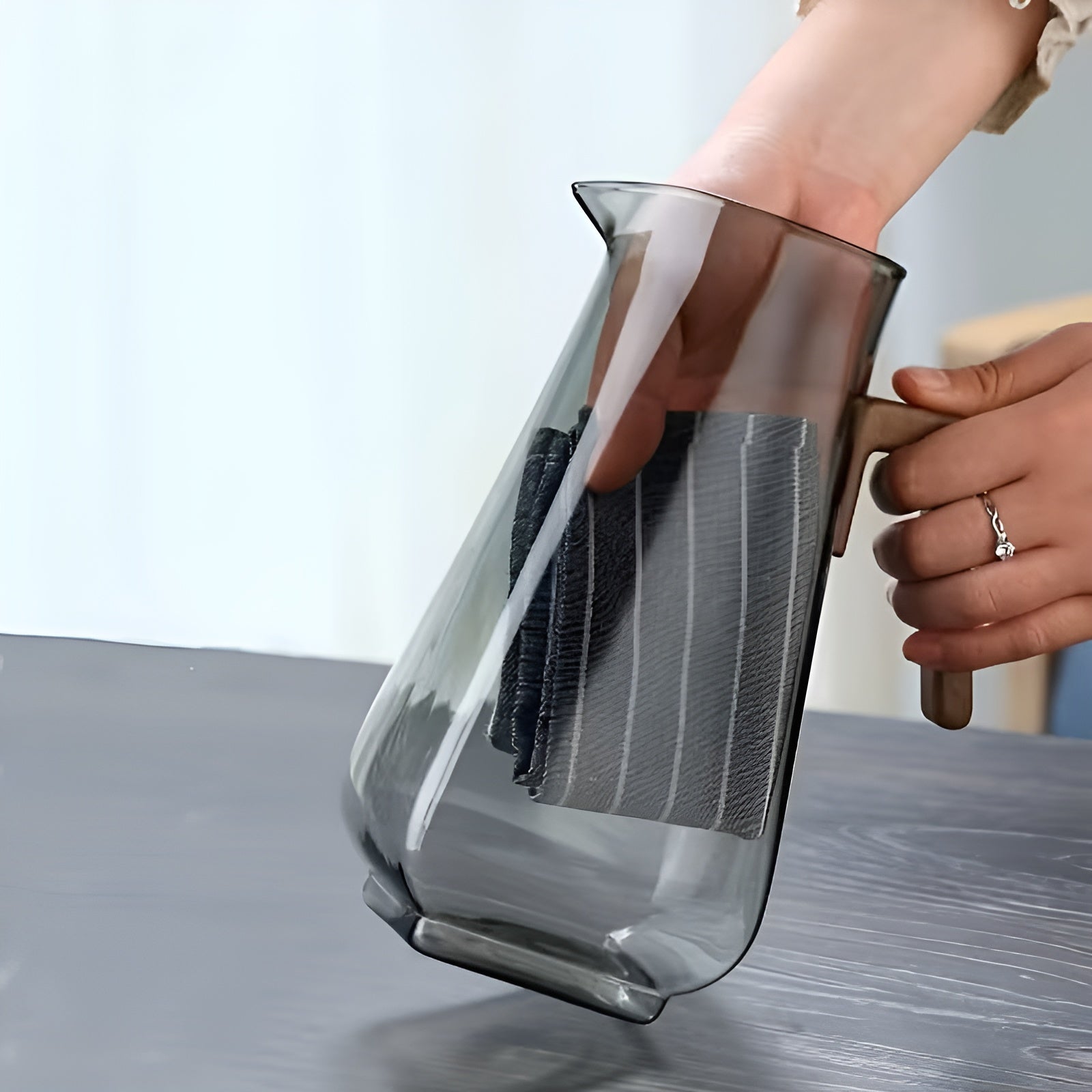 Glas-Krug mit großem Fassungsvermögen – Hitzebeständig und Robust | Perfekt für Wasser und Saft - Teppich