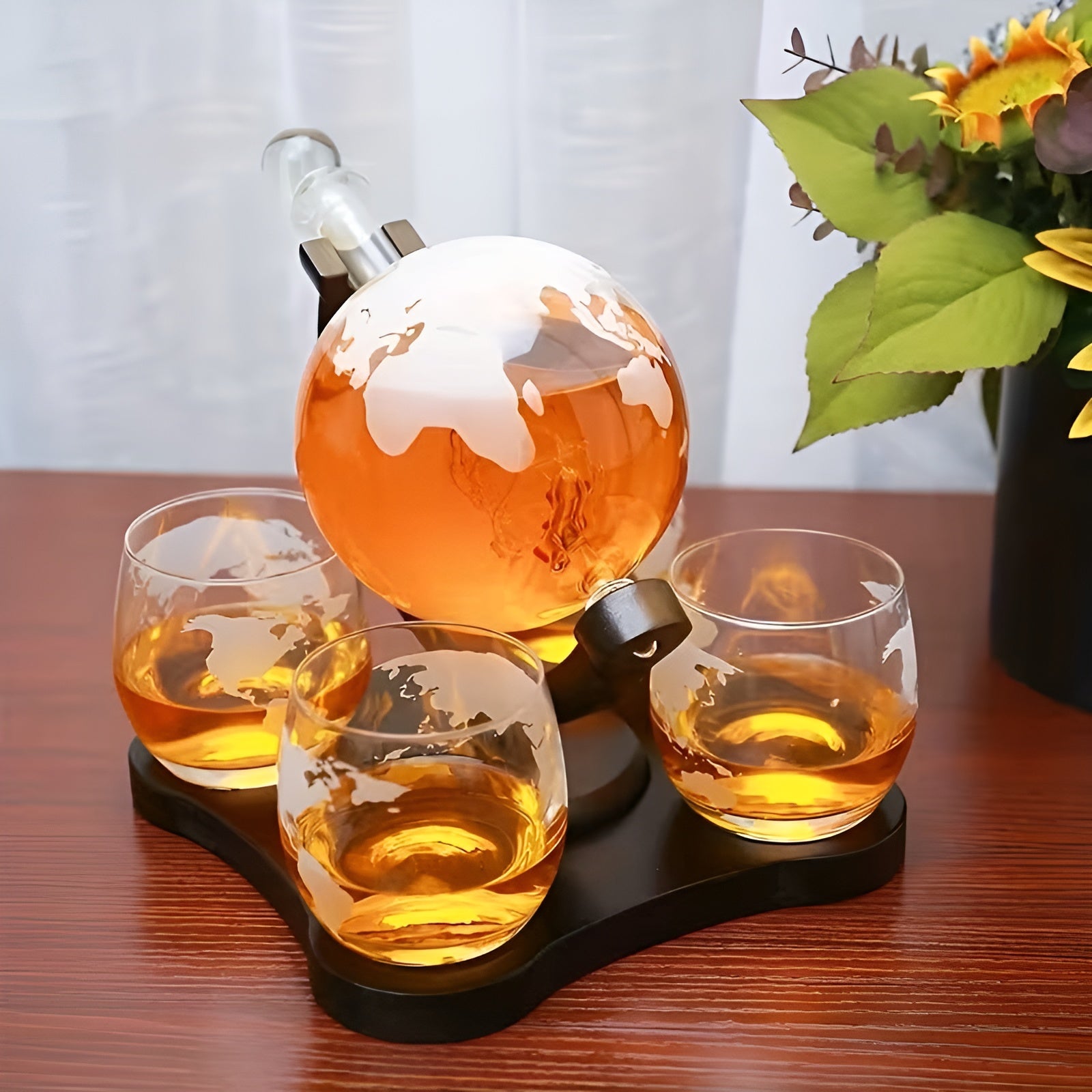 Whisky-Dekanter-Set mit Globus – Edles Karaffen-Set mit 4 gravierten Gläsern | Perfekt als Geschenk & Bar-Highlight