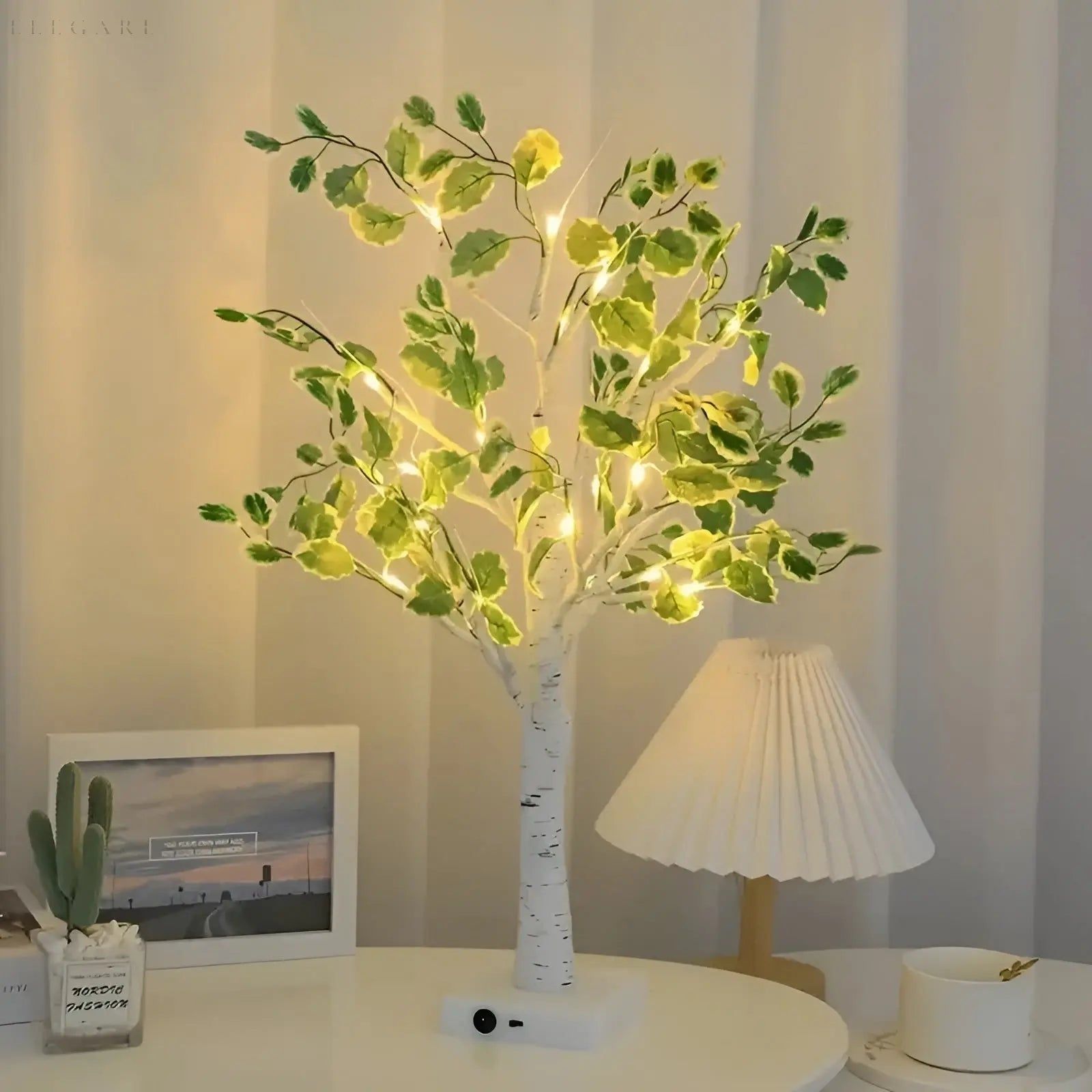 BrightTree Lampe - Leuchtender Baum Wohnkultur LED Lichter Elegare