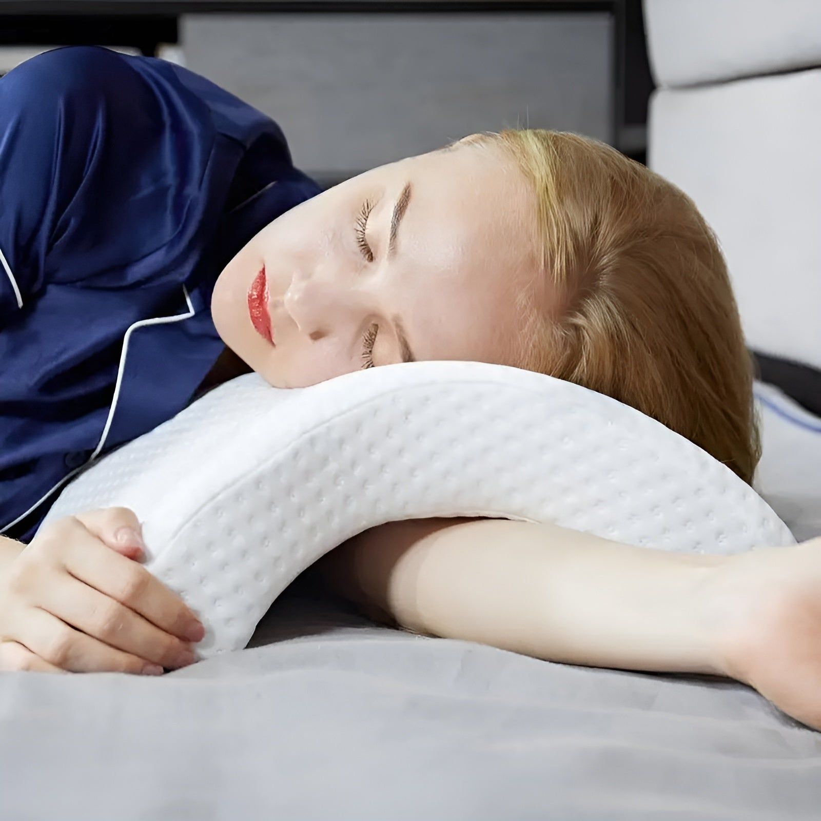 FeatherDream Pillow - Geschwungenes U-förmiges Orthopädisches Memory-Schaum-Handkissen Elegare