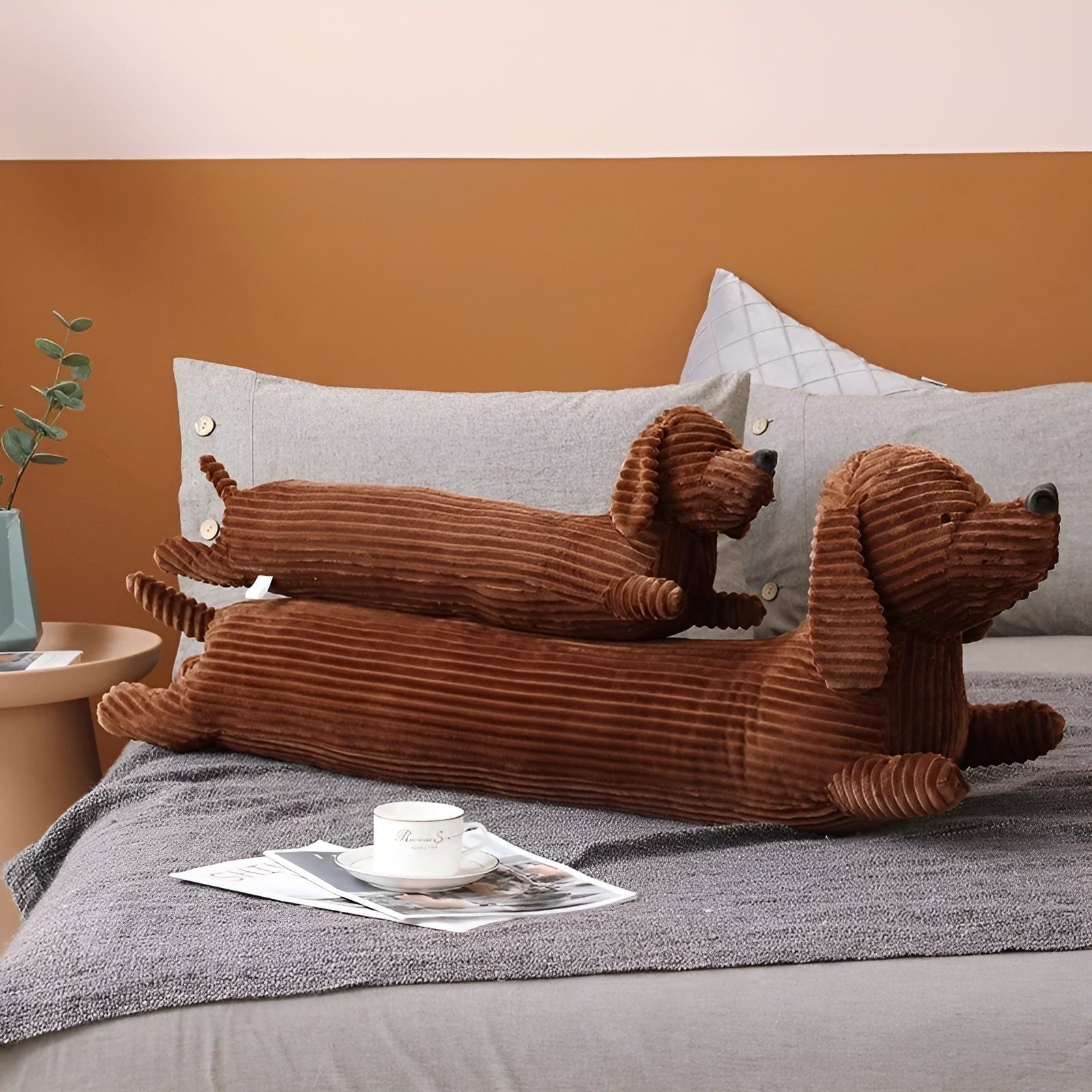 SnuggleHound Pillow - Ergonomisches Dackel Plüschkissen