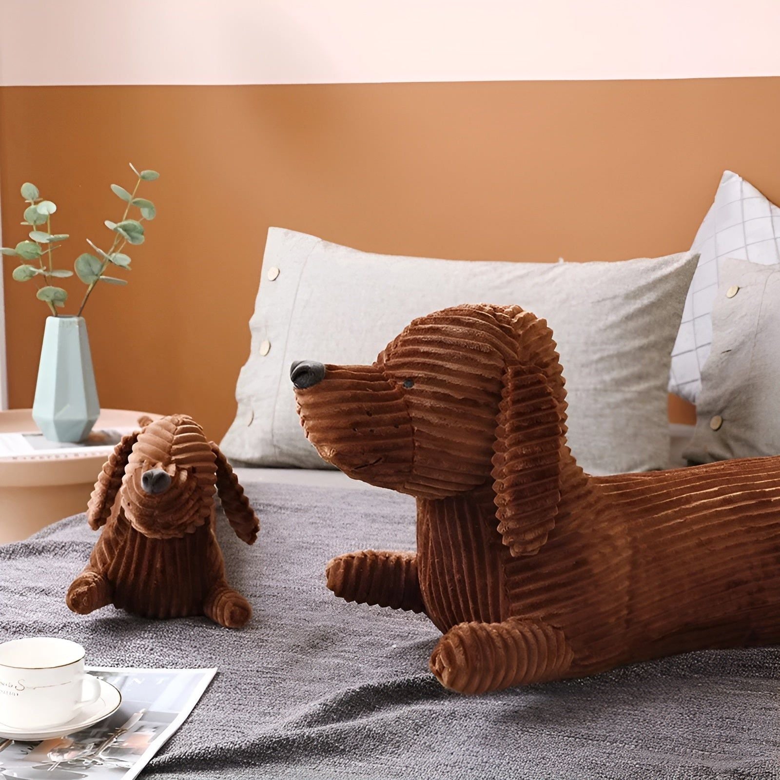 SnuggleHound Pillow - Ergonomisches Dackel Plüschkissen