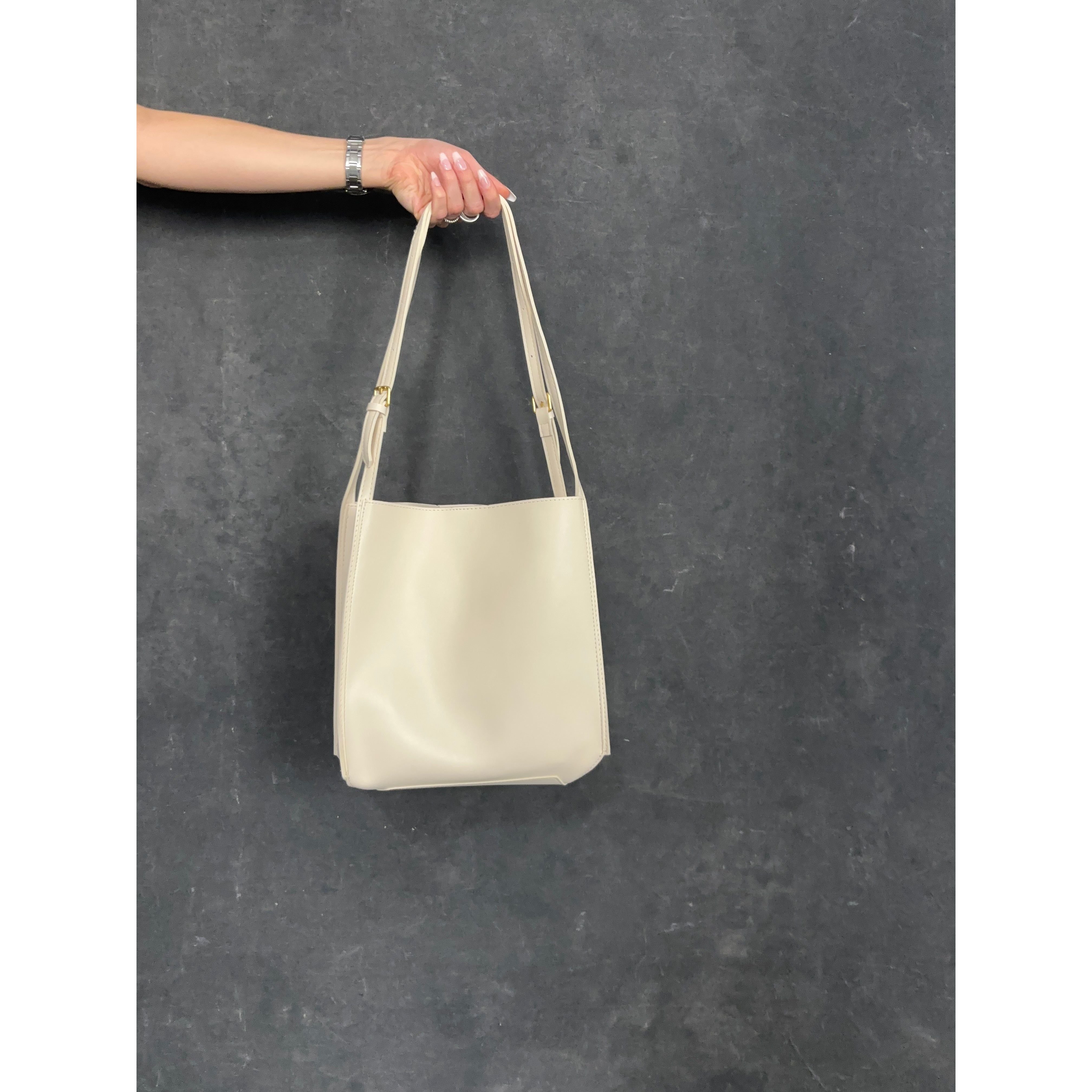 Andrina Bag - Schicke Retro Alltagstasche für Damen Elegare