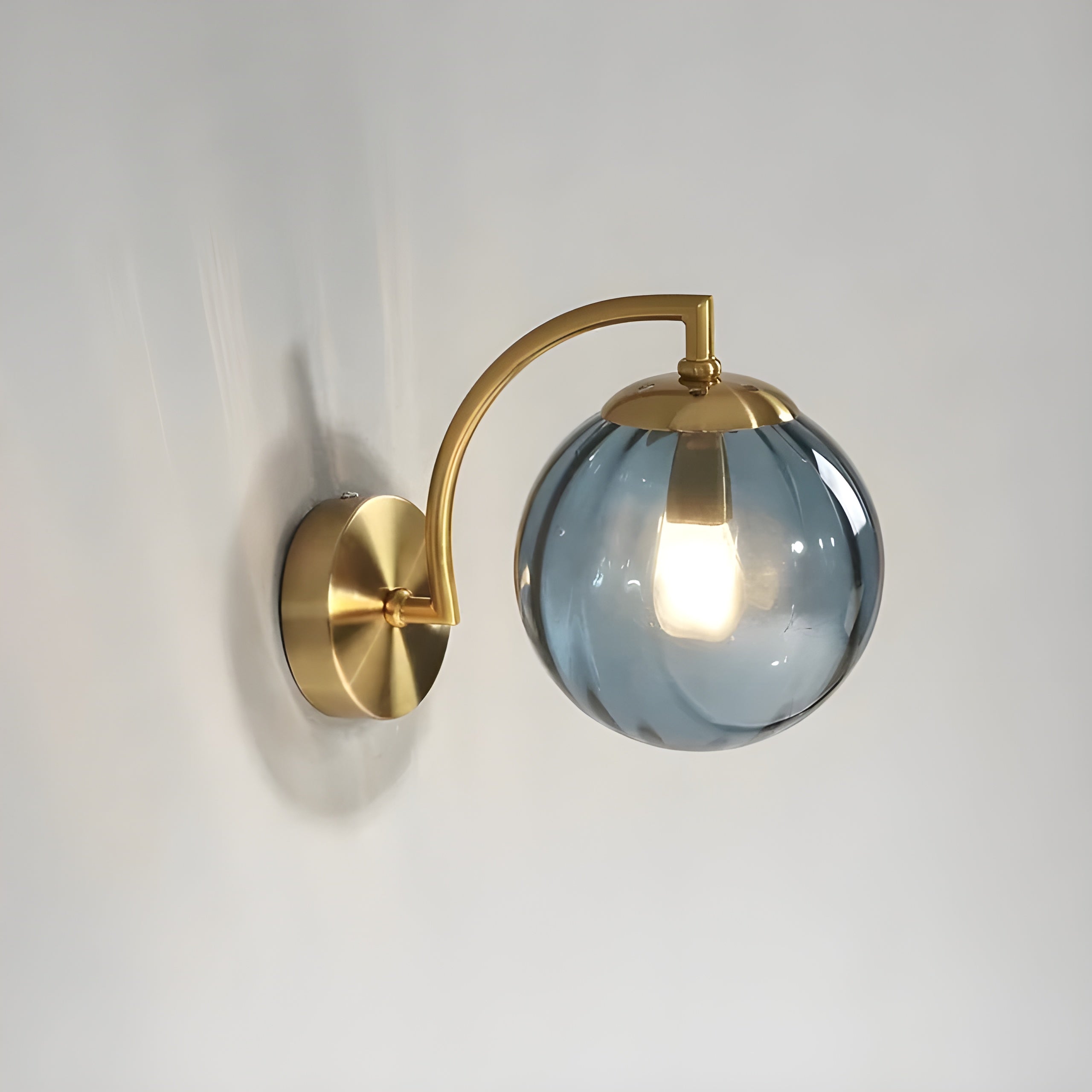 NordicBrilliance Light – Moderne LED-Wandlampe aus Glas