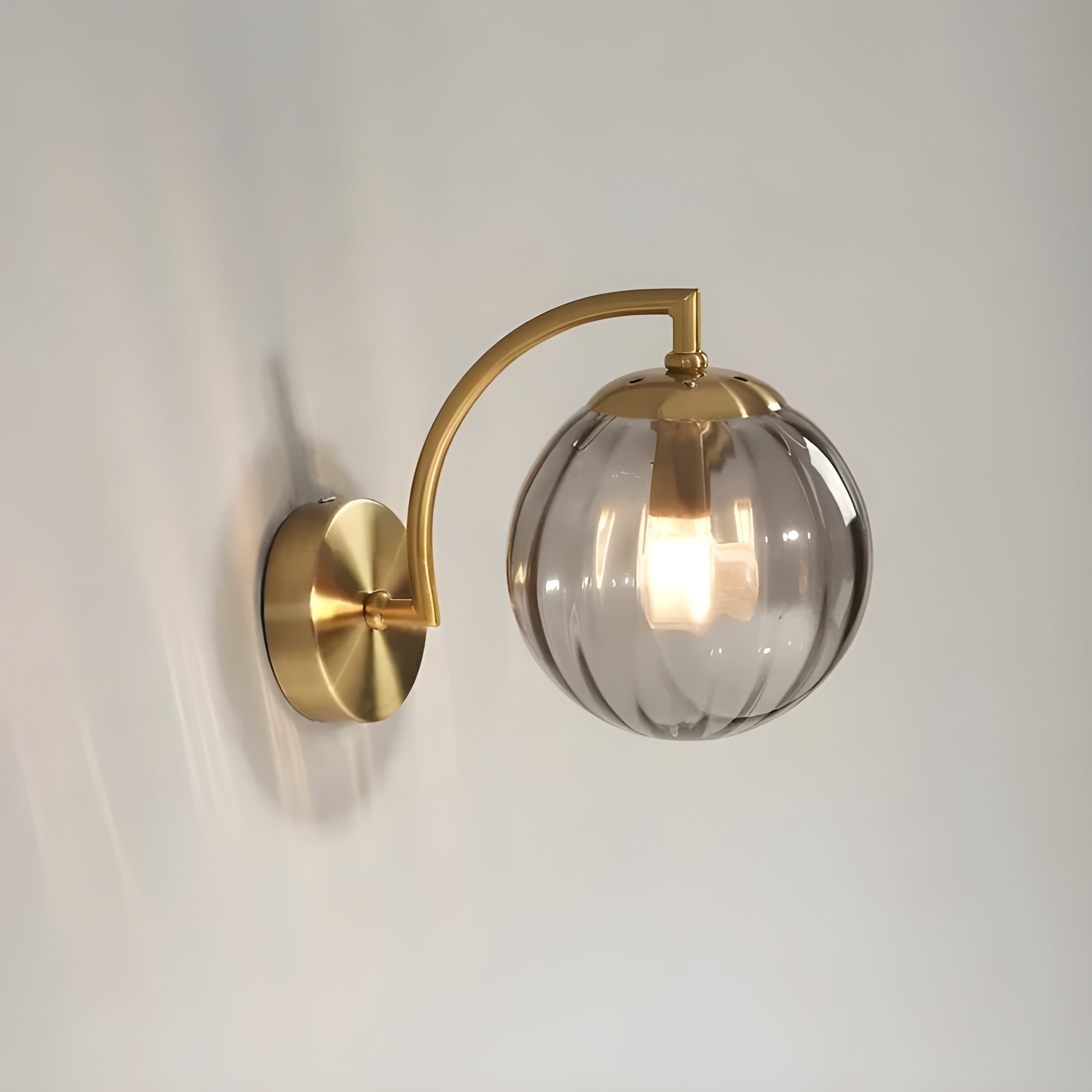 NordicBrilliance Light – Moderne LED-Wandlampe aus Glas