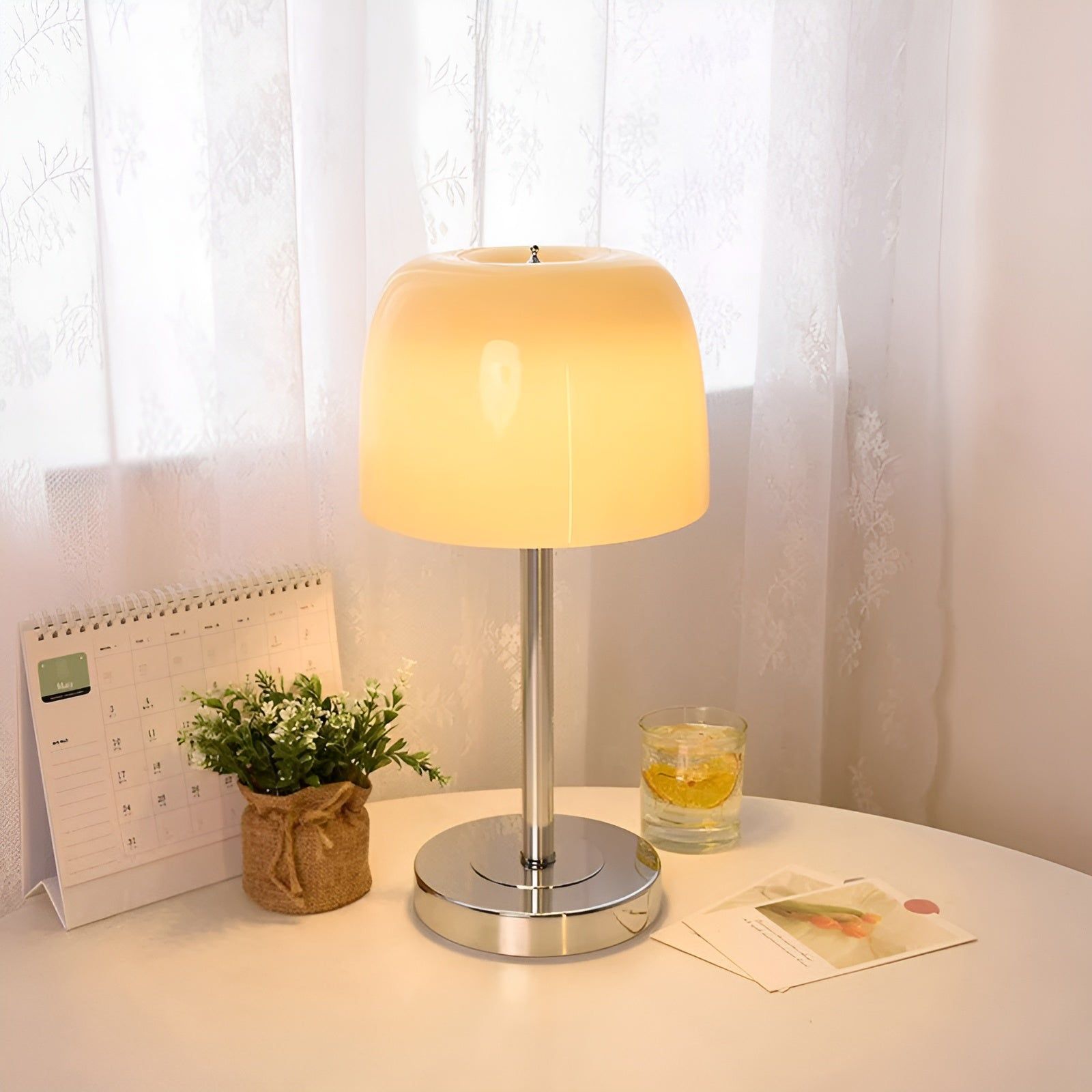 ModernGleam Lamp - Moderne Minimalistische Tischleuchte Elegare