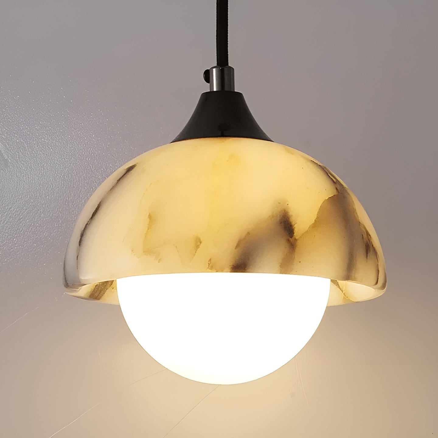 Schwarze Marmor-Hängelampe – Modern und luxuriös | Elegante Innenbeleuchtung