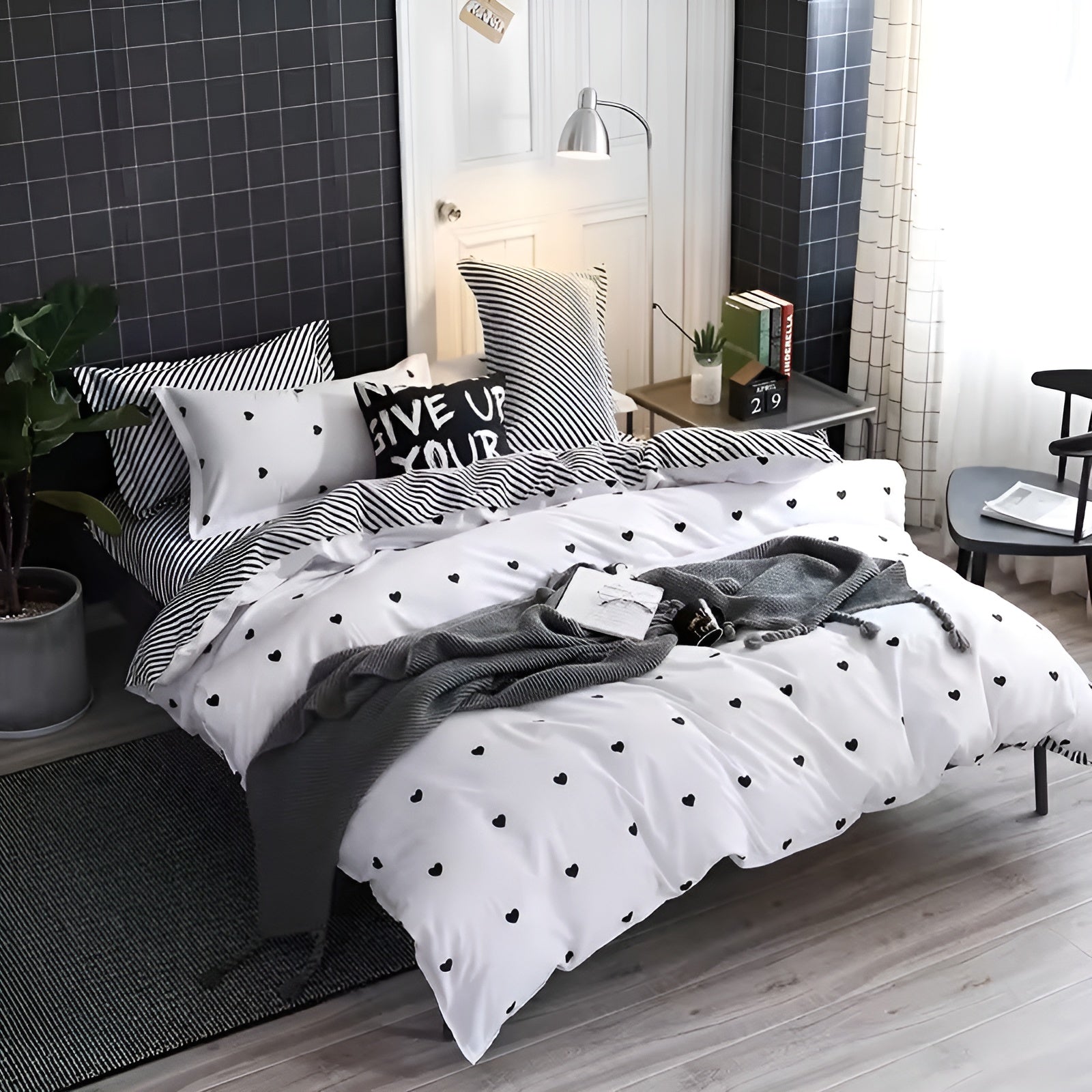 CozyHearts Bettbezug - Gemütliches Bettwäsche-Set mit schwarzem Liebesprint