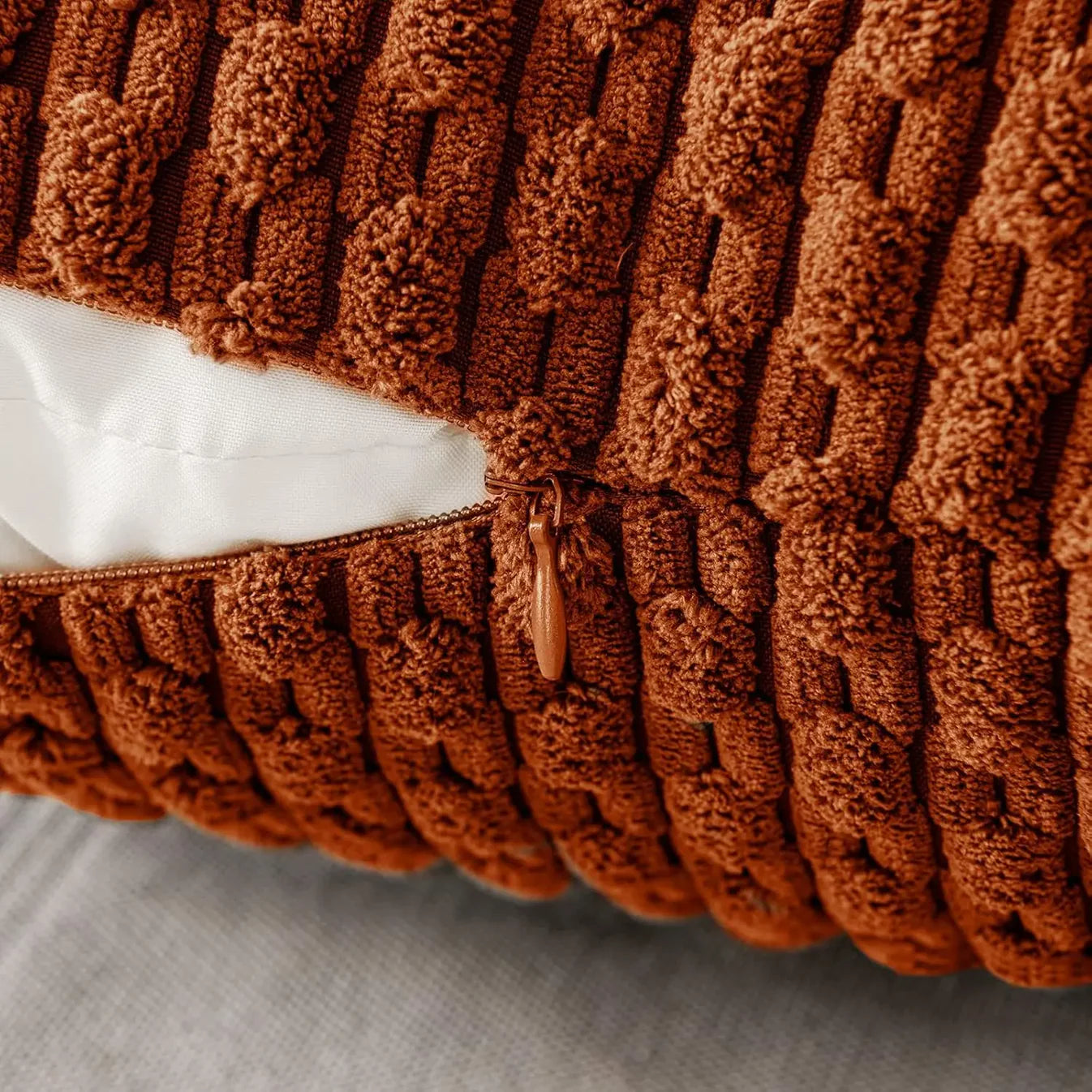 Geripptes Samt-Kissen – Weich & Gemütlich | Boho-Design für Sofa und Bett - Kissen