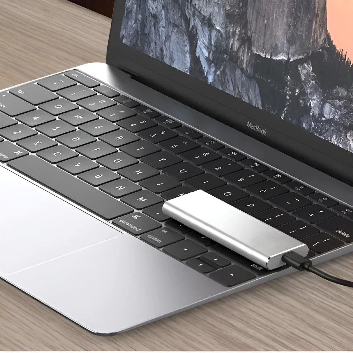 Externe SSD-Festplatte 4TB – Kompakt und Schnell | Ideal für Speicher & Backup
