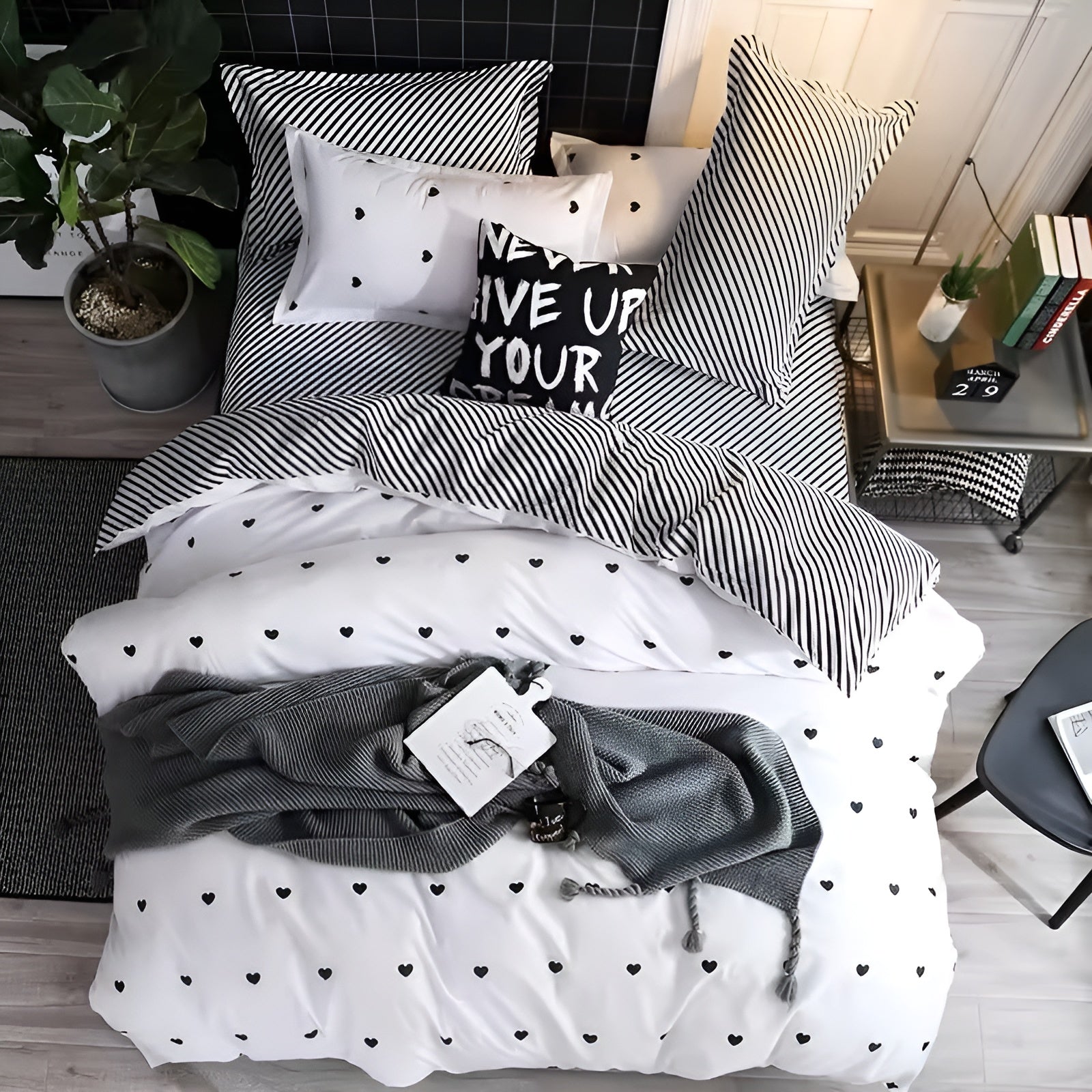 CozyHearts Bettbezug - Gemütliches Bettwäsche-Set mit schwarzem Liebesprint