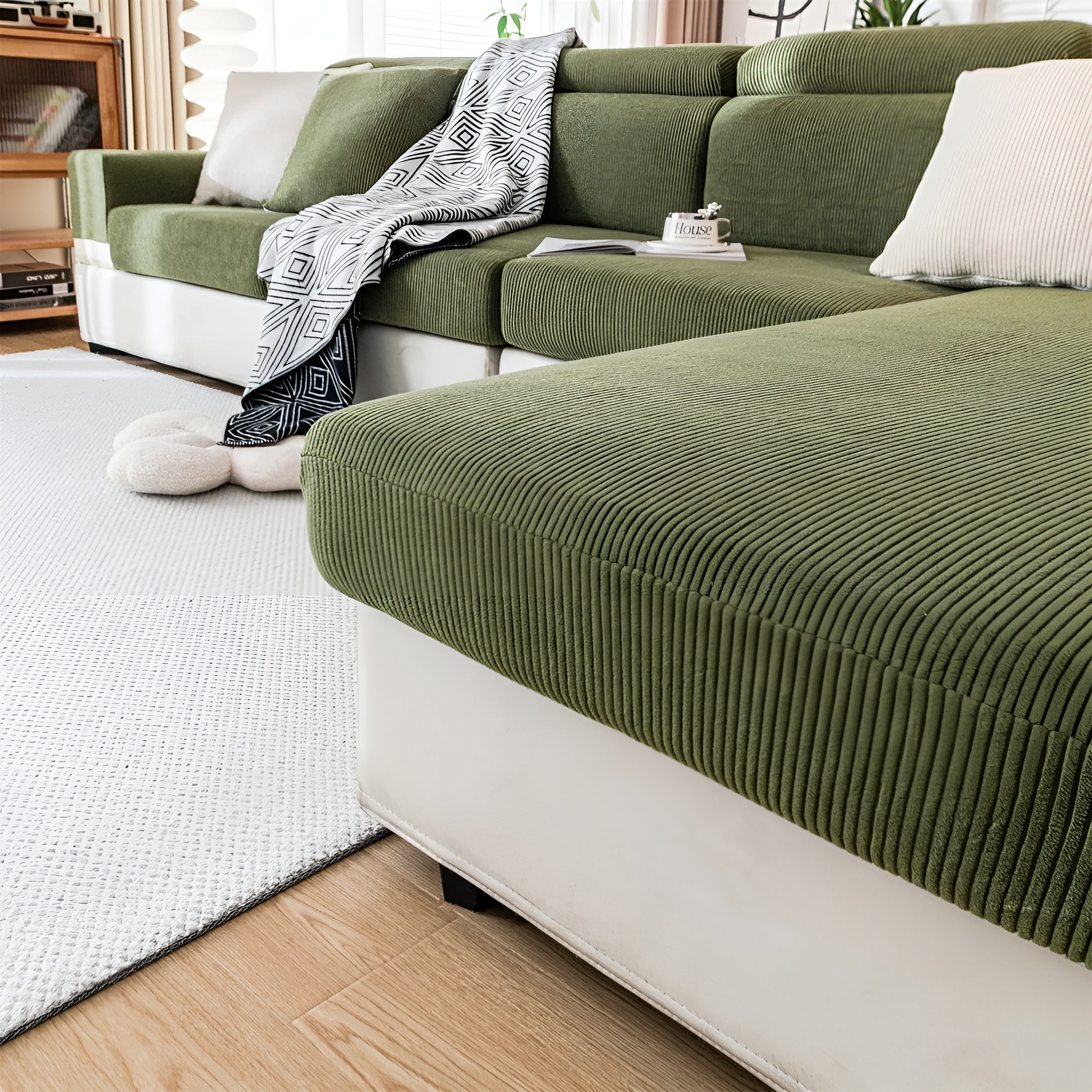 Sofaüberwurf aus Cord – Dehnbar & Kratzfest | Vertikales Streifendesign