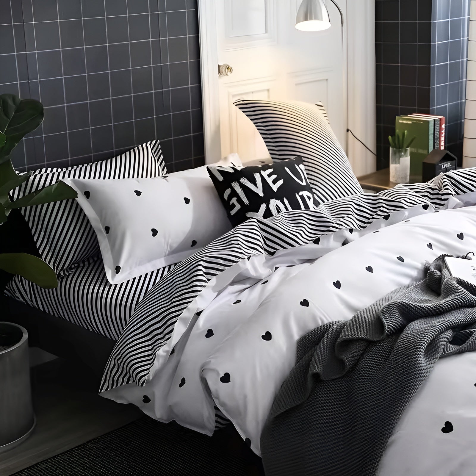 CozyHearts Bettbezug - Gemütliches Bettwäsche-Set mit schwarzem Liebesprint