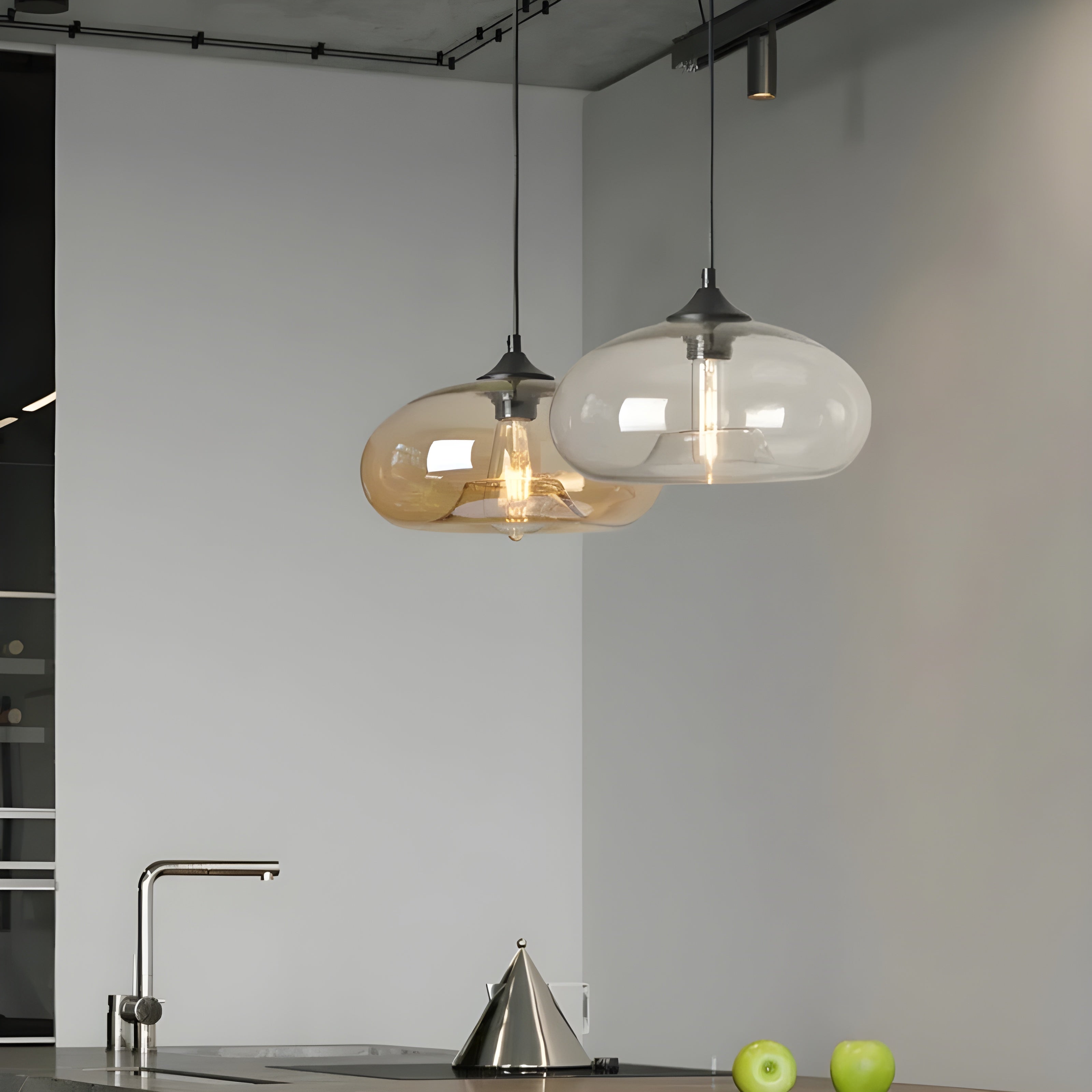 Glaspendelleuchte – Elegantes Design und Warmes Licht | Perfekt für Wohnzimmer und Essbereich