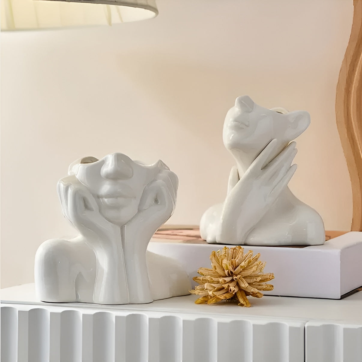 Keramikvase mit Gesichtsmotiv – Elegante Wohnraumdeko | Ideal für Tische & Sideboards