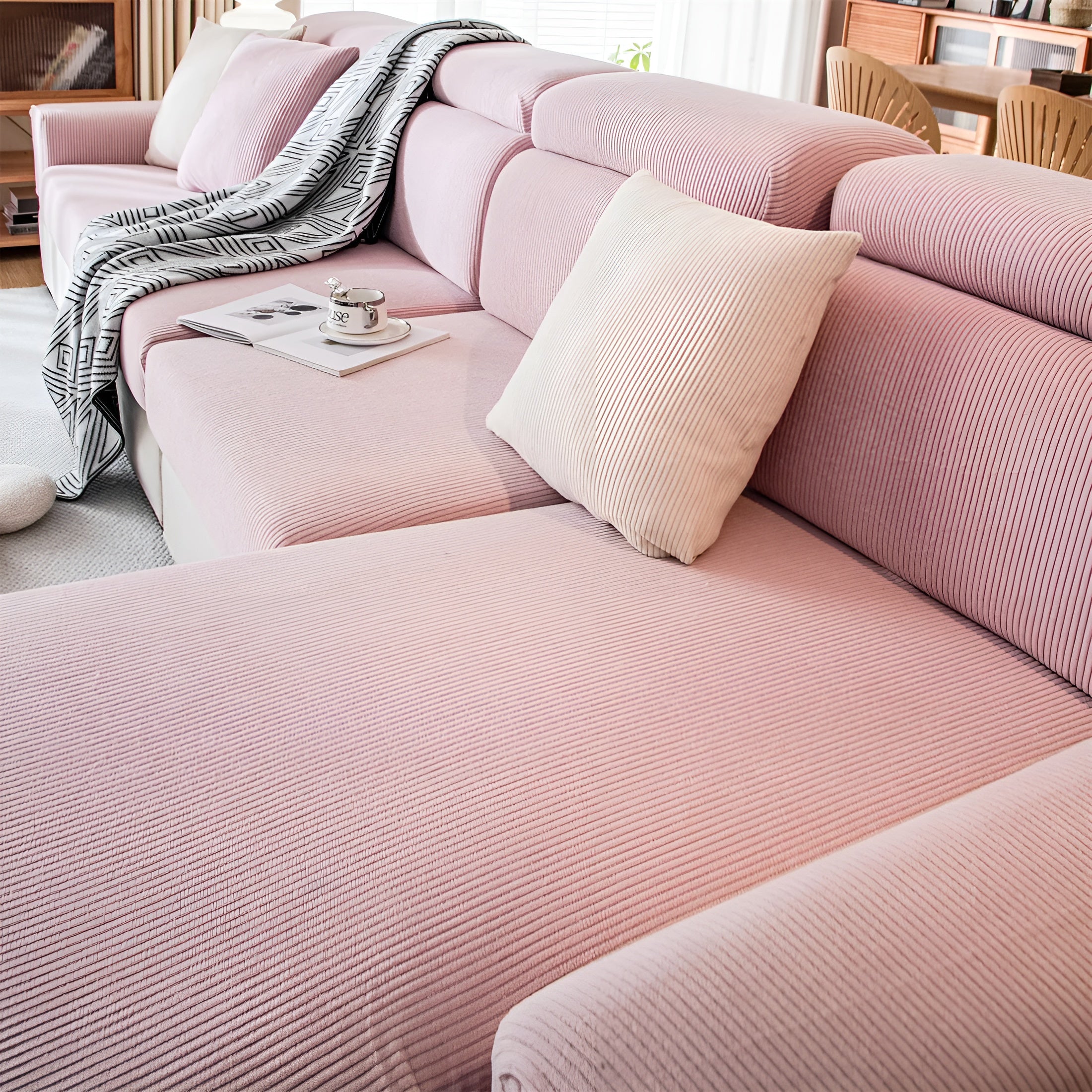 Sofaüberwurf aus Cord – Dehnbar & Kratzfest | Vertikales Streifendesign