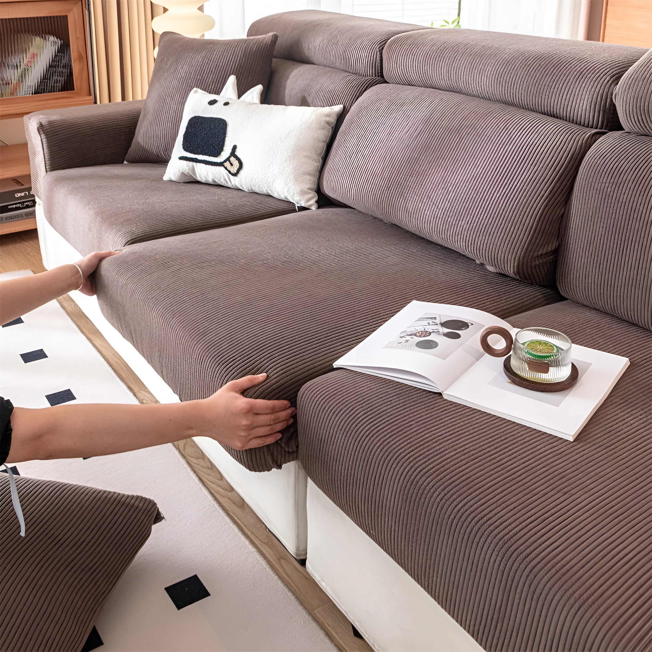 Sofaüberwurf aus Cord – Dehnbar & Kratzfest | Vertikales Streifendesign