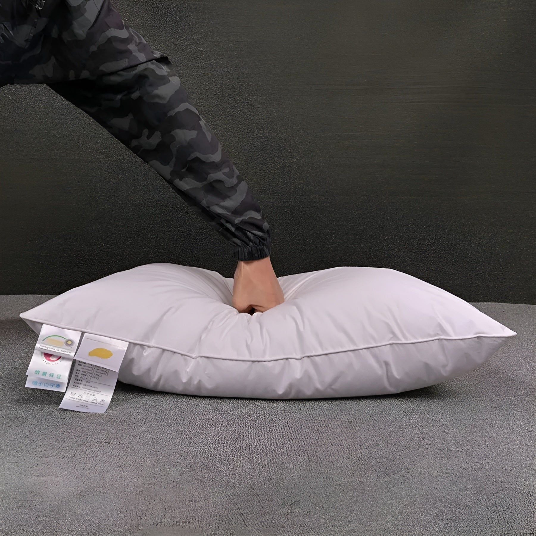 SleepEase Pillow - Premium Orthopädisches Federkissen Elegare