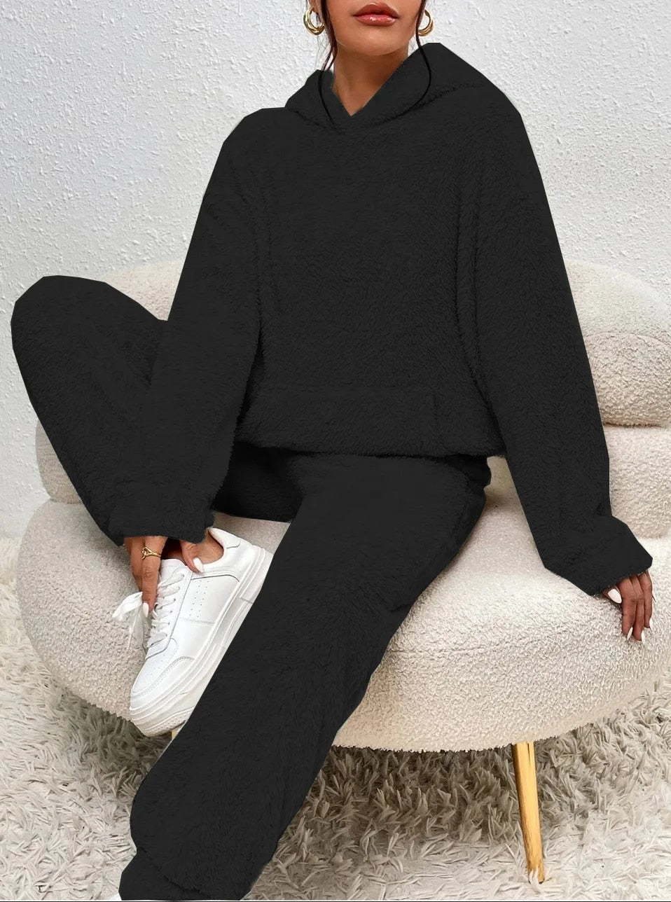 Flauschiger Winteranzug für Damen – Gesamtansicht Set