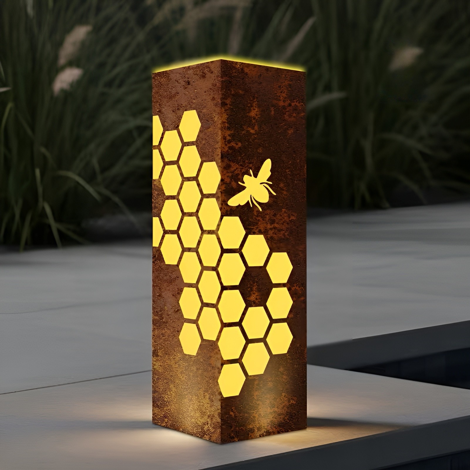 3D Gartenlaterne mit Wabenmuster – Dekorative Metallleuchte im Rost-Look | Perfekt für Garten Terrasse und Blumenbeete
